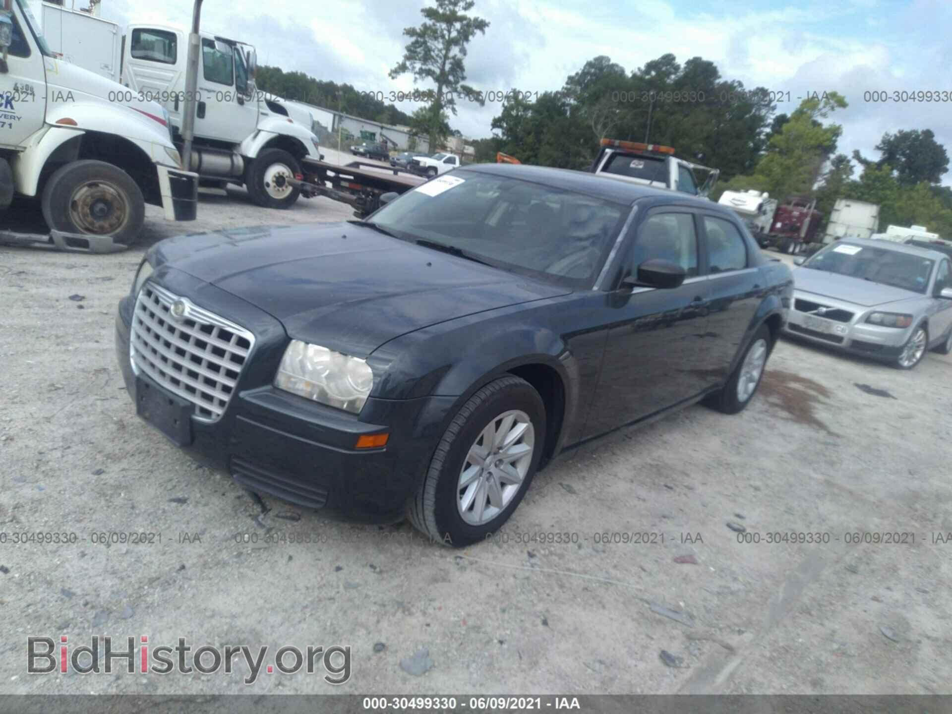 2008 CHRYSLER 300 - VIN: 2C3KA43R58H224416 - Фото 2