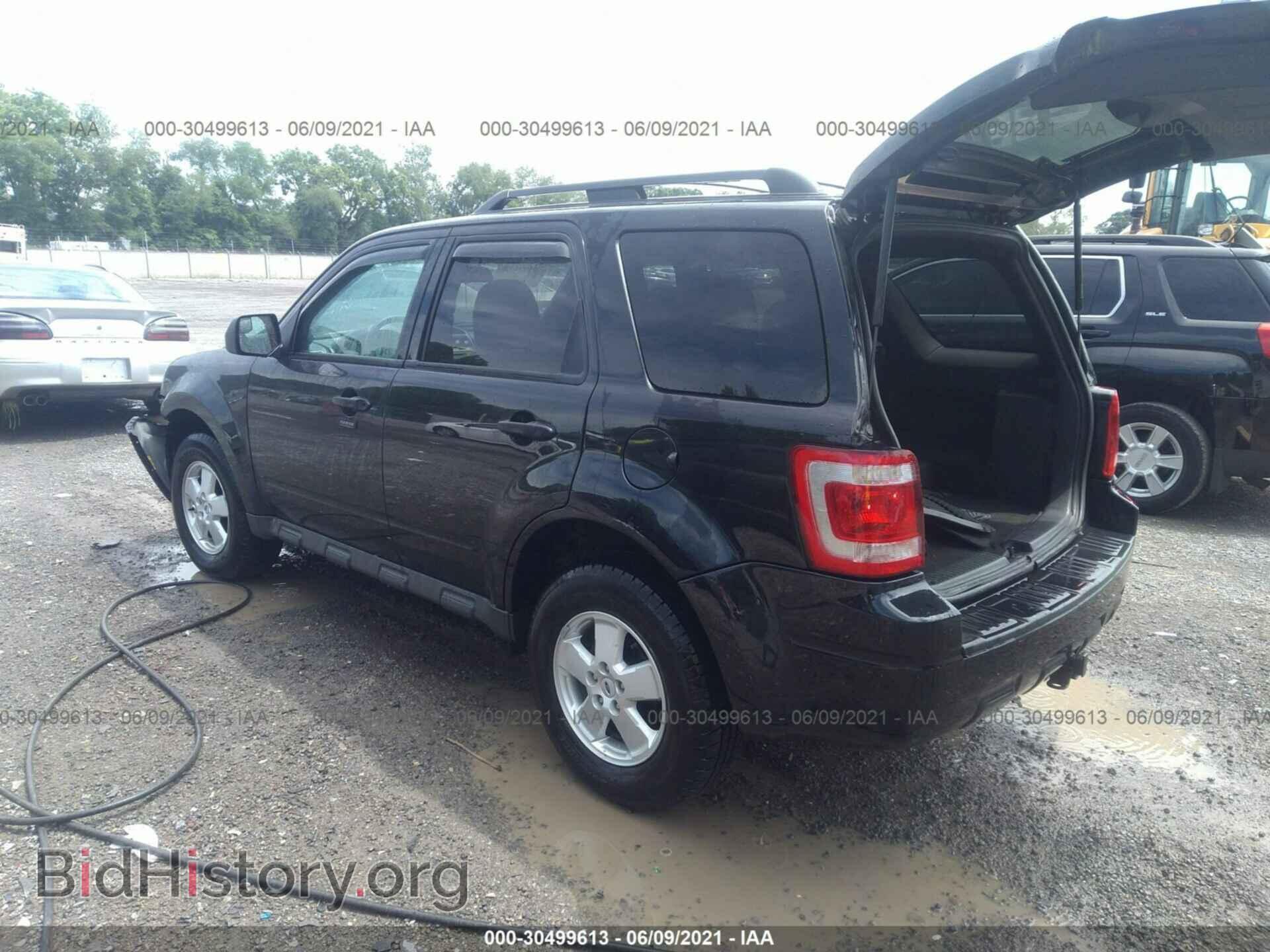 2011 FORD ESCAPE - VIN: 1FMCU0DG9BKB21492 - Фото 3