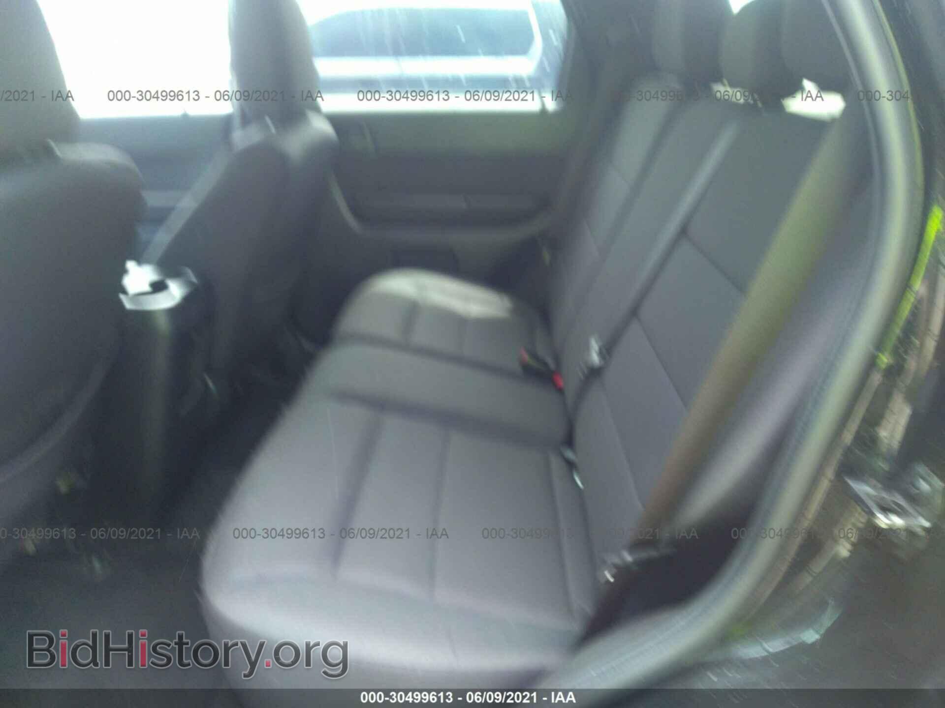2011 FORD ESCAPE - VIN: 1FMCU0DG9BKB21492 - Фото 8