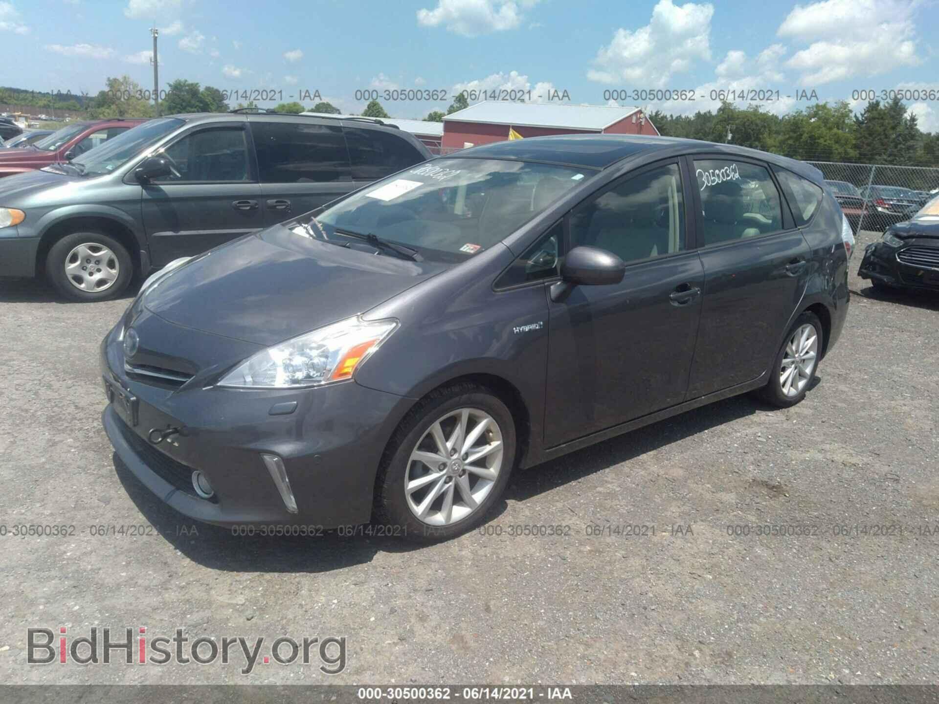2012 TOYOTA PRIUS V - VIN: JTDZN3EU5C3048425 - Фото 2