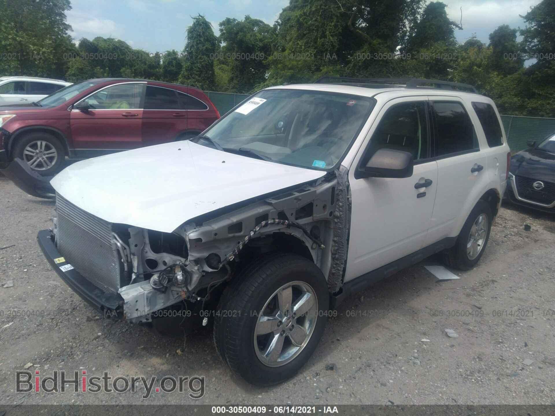 2011 FORD ESCAPE - VIN: 1FMCU9DG1BKB63949 - Фото 2