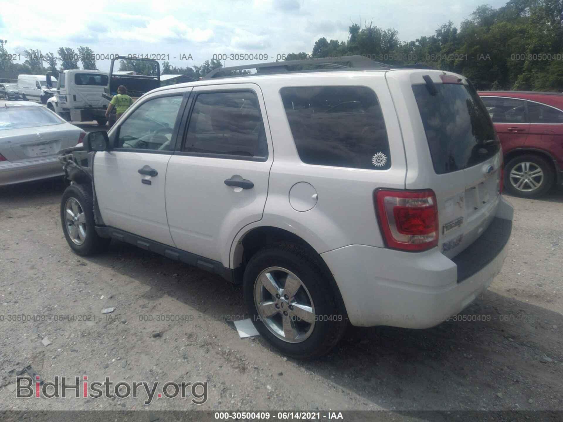 2011 FORD ESCAPE - VIN: 1FMCU9DG1BKB63949 - Фото 3
