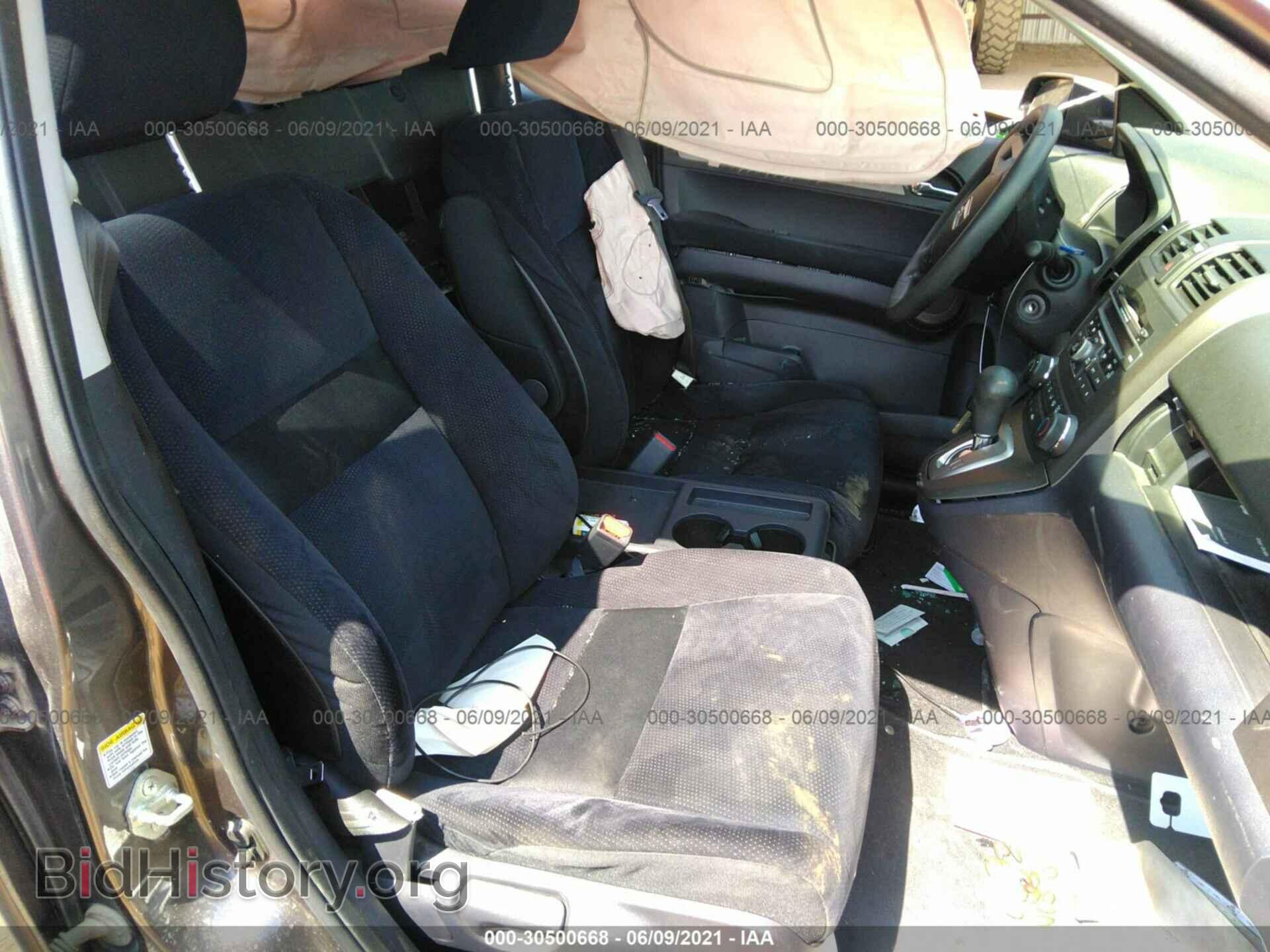 2010 HONDA CR-V - VIN: 3CZRE4H54AG704905 - Фото 5