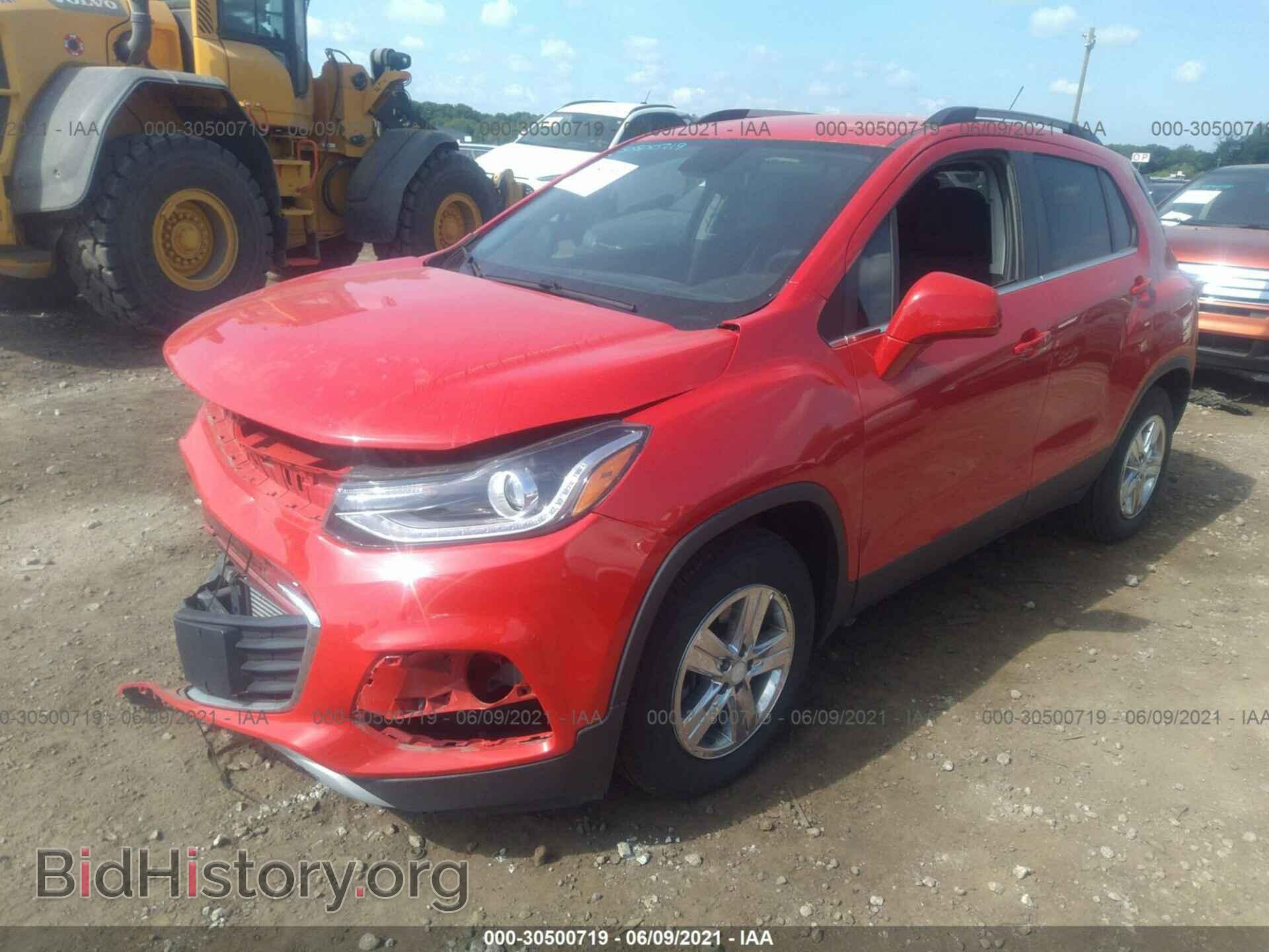 2017 CHEVROLET TRAX - VIN: 3GNCJLSB4HL179384 - Фото 2