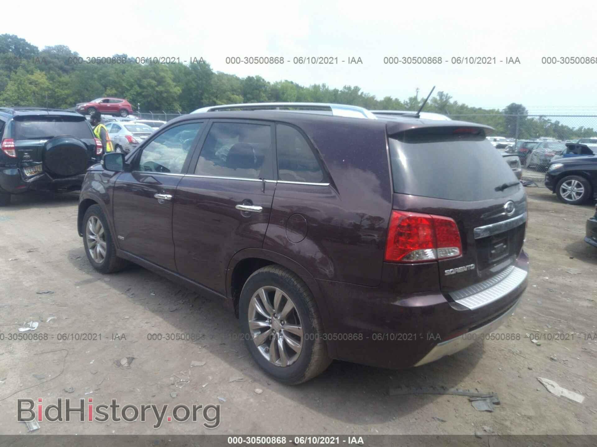 2012 KIA SORENTO - VIN: 5XYKWDA21CG282033 - Фото 3