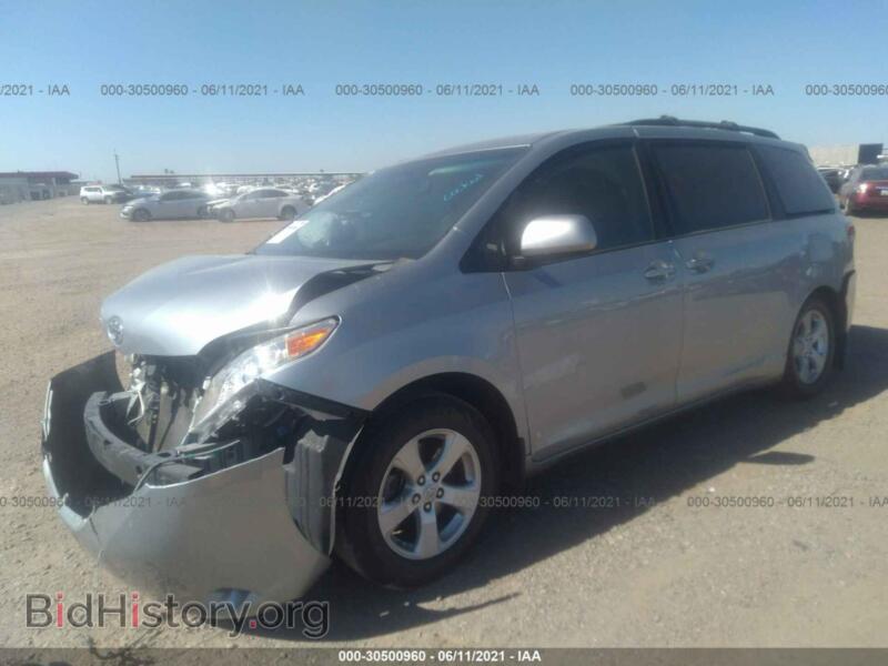 2011 Toyota SIENNA (VIN 5TDKK3DC4BS068312) — photo 2 of 10