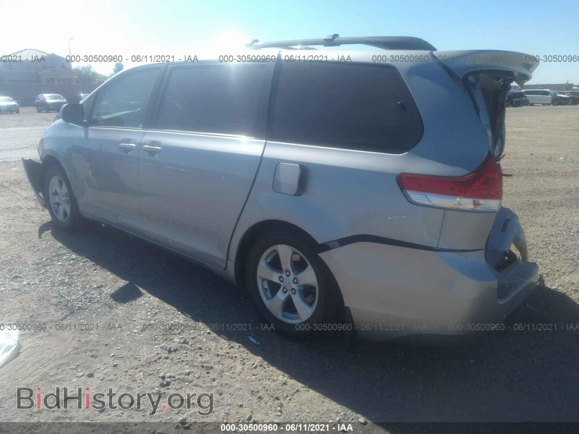 2011 TOYOTA SIENNA - VIN: 5TDKK3DC4BS068312 - Фото 3