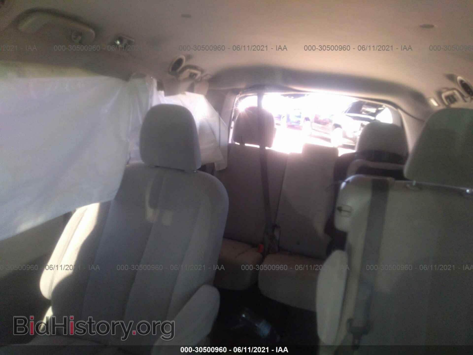 2011 TOYOTA SIENNA - VIN: 5TDKK3DC4BS068312 - Фото 8