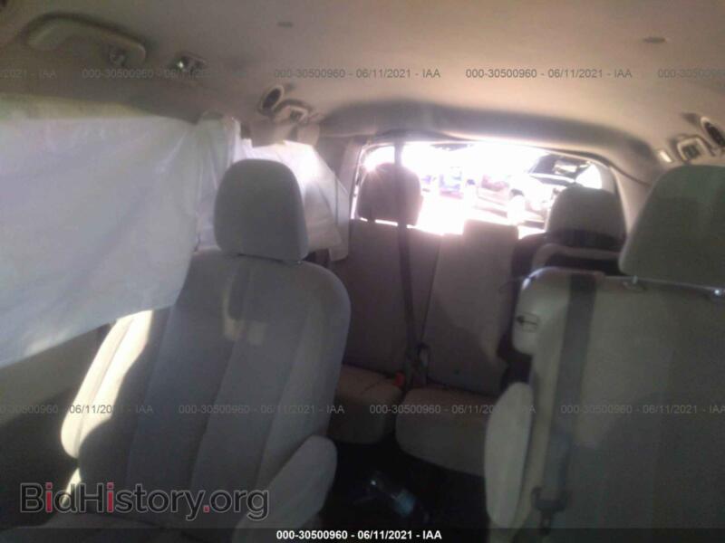 2011 Toyota SIENNA (VIN 5TDKK3DC4BS068312) — photo 8 of 10