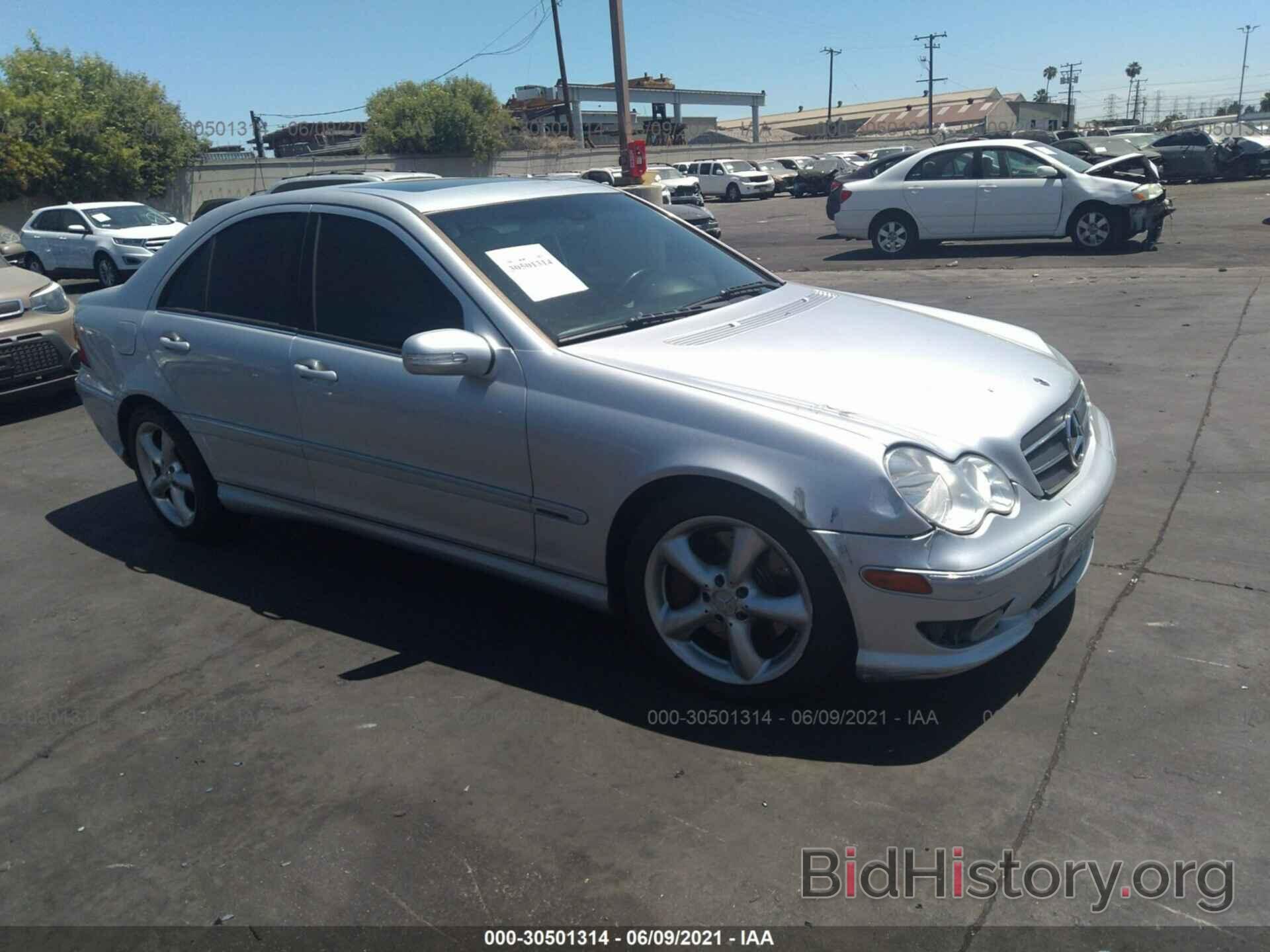 Photo WDBRF52HX6A828158 - MERCEDES-BENZ C-CLASS 2006