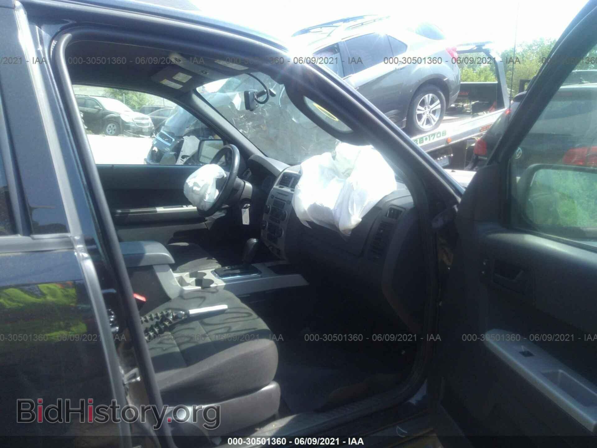 2009 FORD ESCAPE - VIN: 1FMCU03739KC81864 - Photo 5