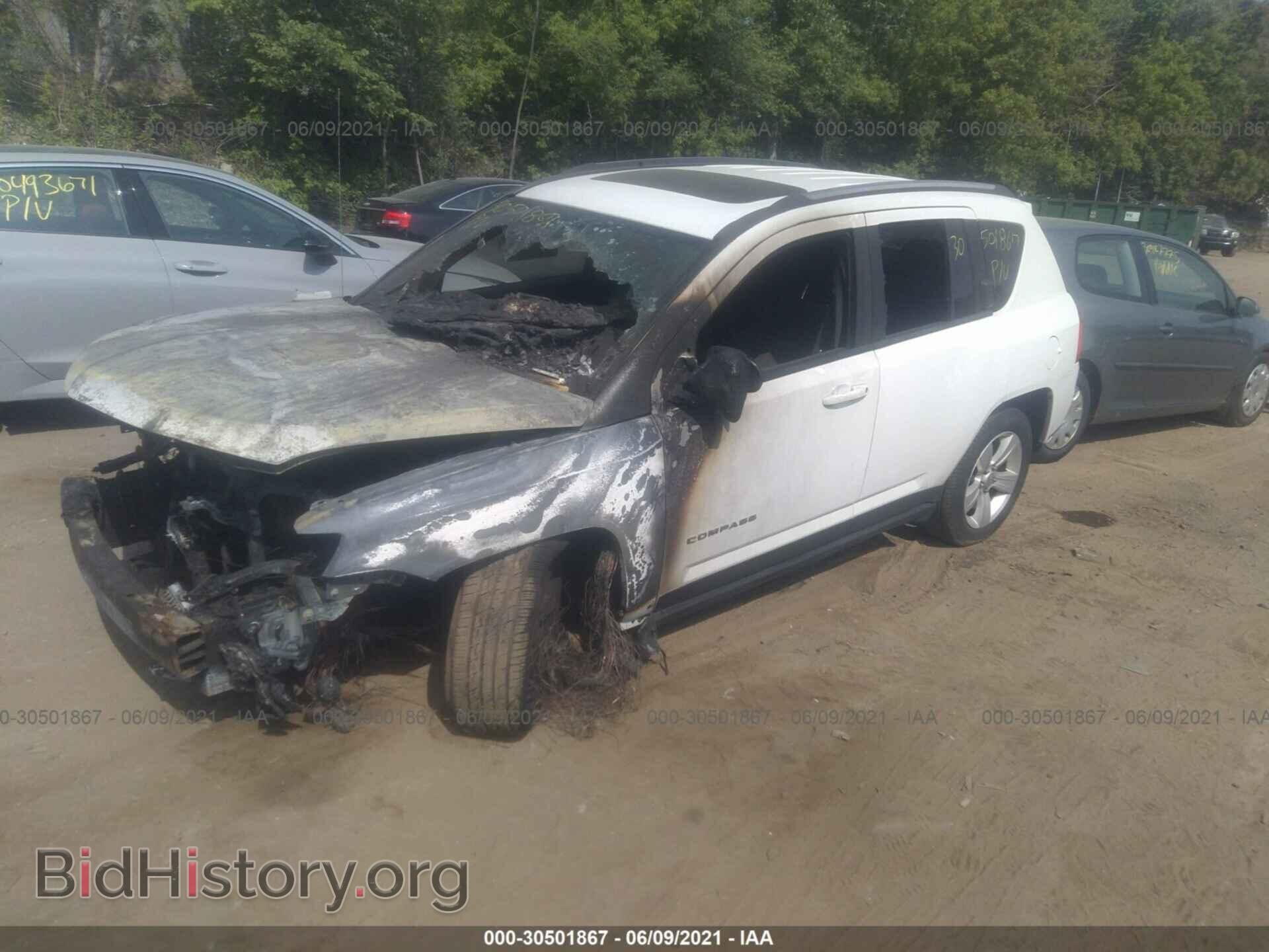 2013 JEEP COMPASS - VIN: 1C4NJDEB6DD280249 - Photo 2