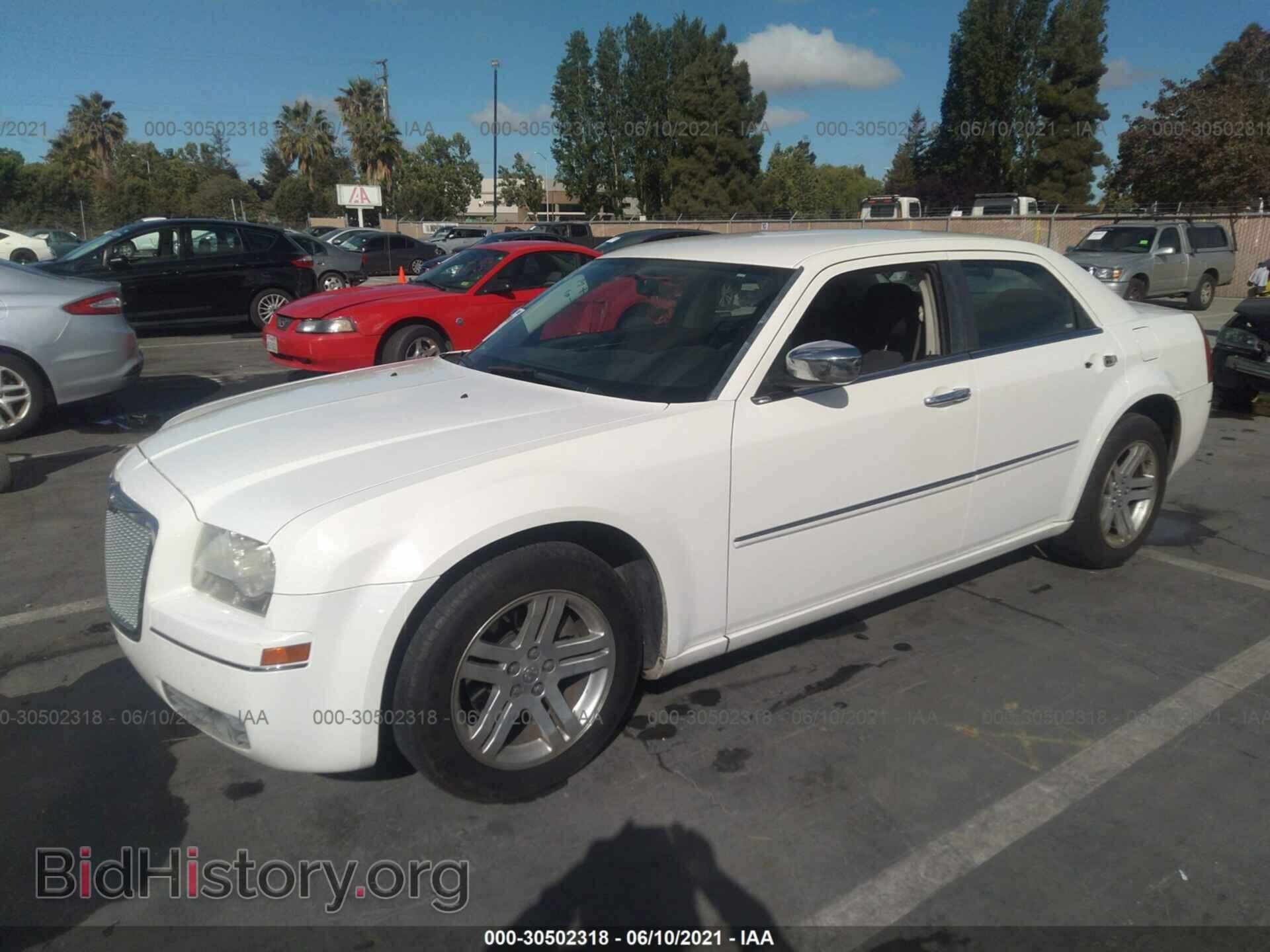 2010 CHRYSLER 300 - VIN: 2C3CA4CD2AH238160 - Фото 2