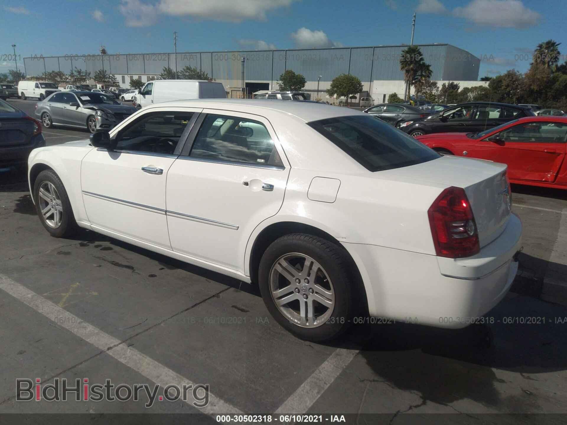 2010 CHRYSLER 300 - VIN: 2C3CA4CD2AH238160 - Фото 3