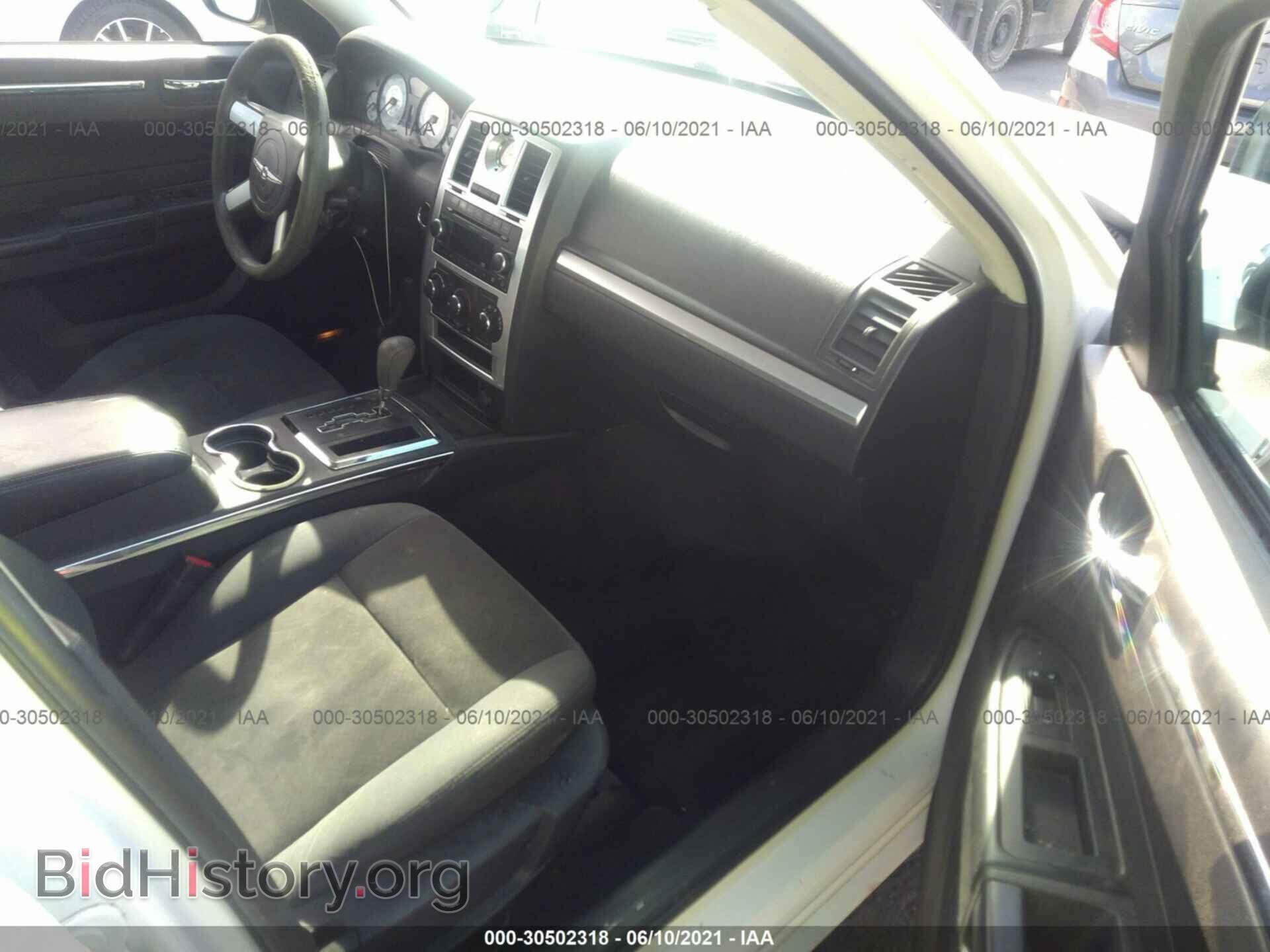 2010 CHRYSLER 300 - VIN: 2C3CA4CD2AH238160 - Фото 5