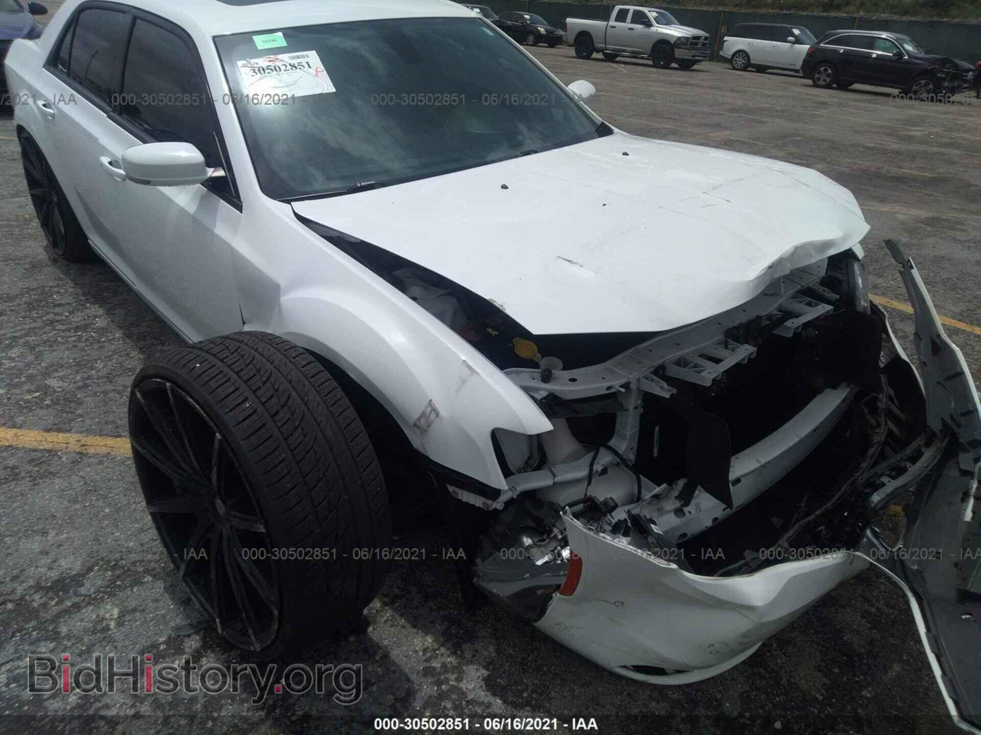 2018 CHRYSLER 300 - VIN: 2C3CCABG9JH234885 - Фото 6