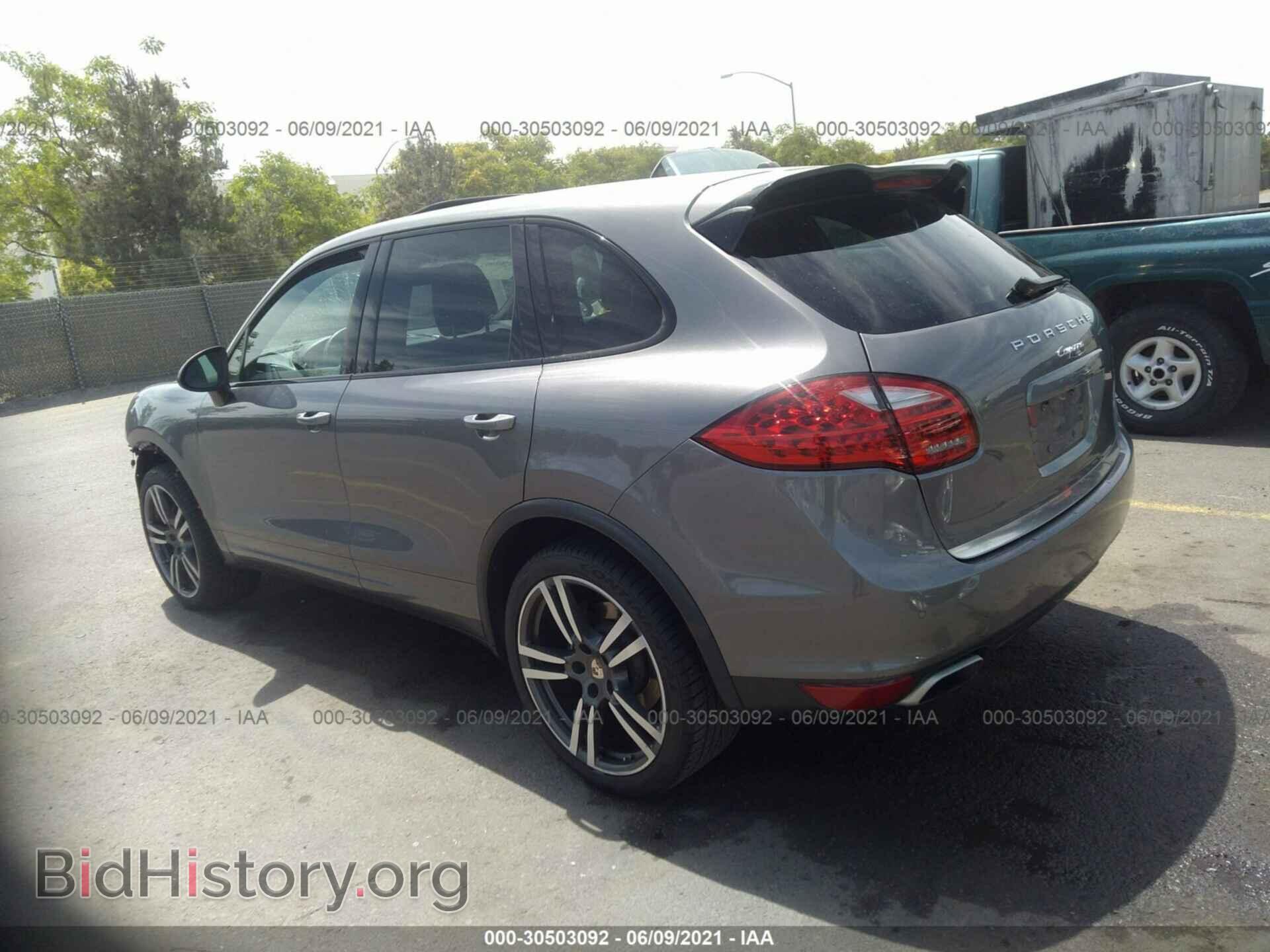 2013 PORSCHE CAYENNE - VIN: WP1AA2A25DLA02178 - Фото 3