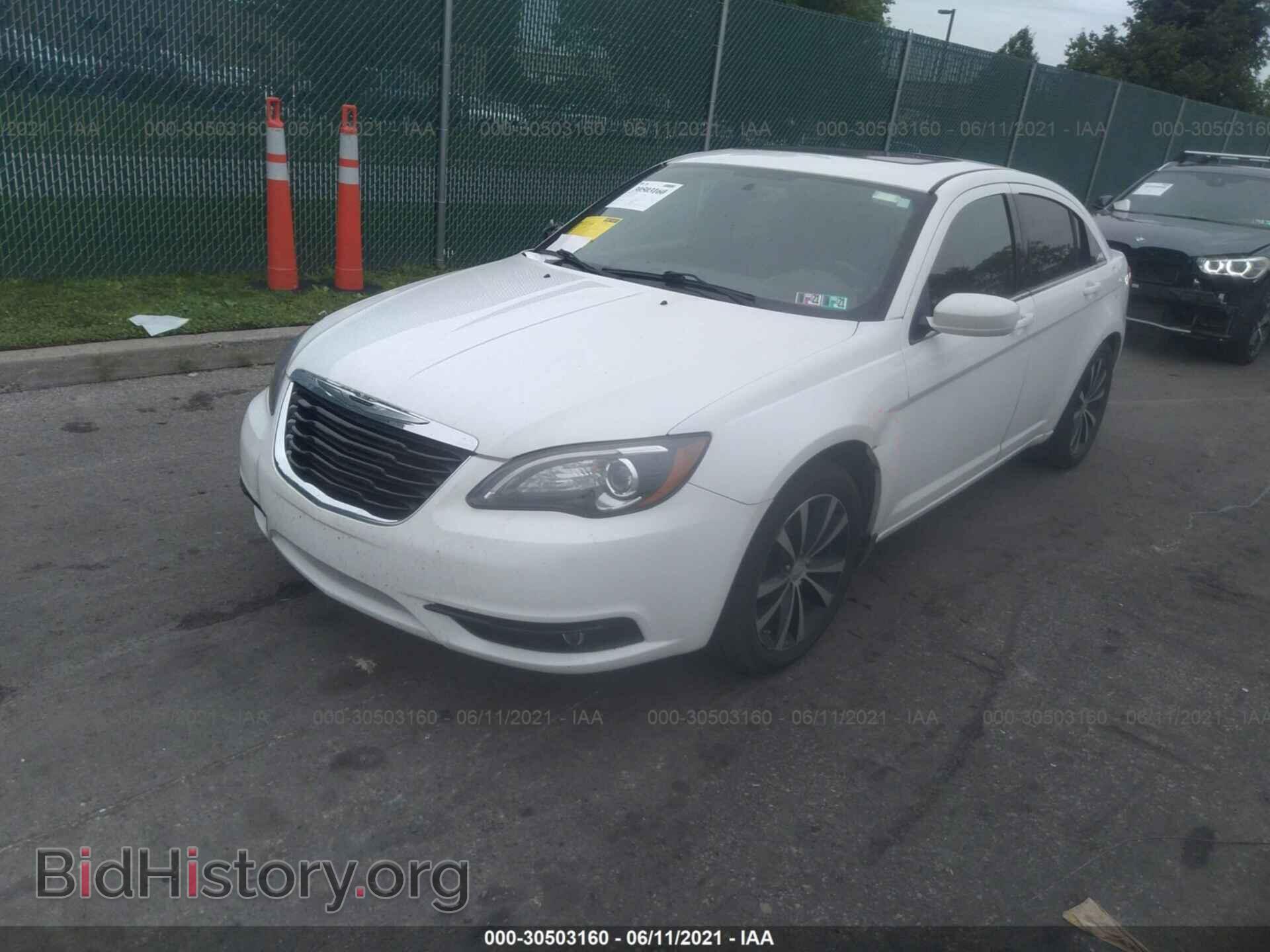2012 CHRYSLER 200 - VIN: 1C3CCBHG1CN119463 - Фото 2