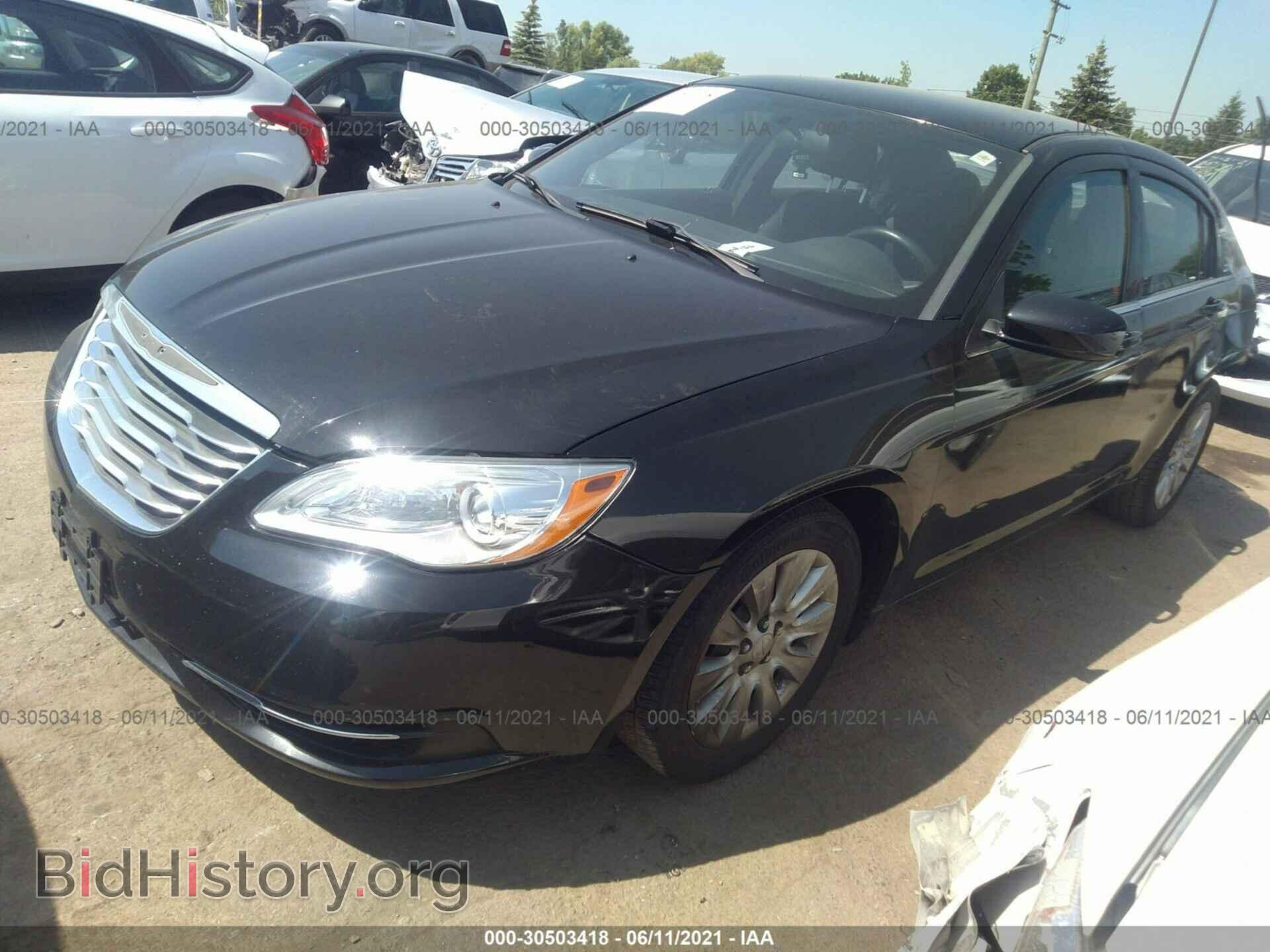 2013 CHRYSLER 200 - VIN: 1C3CCBAB0DN734232 - Фото 2