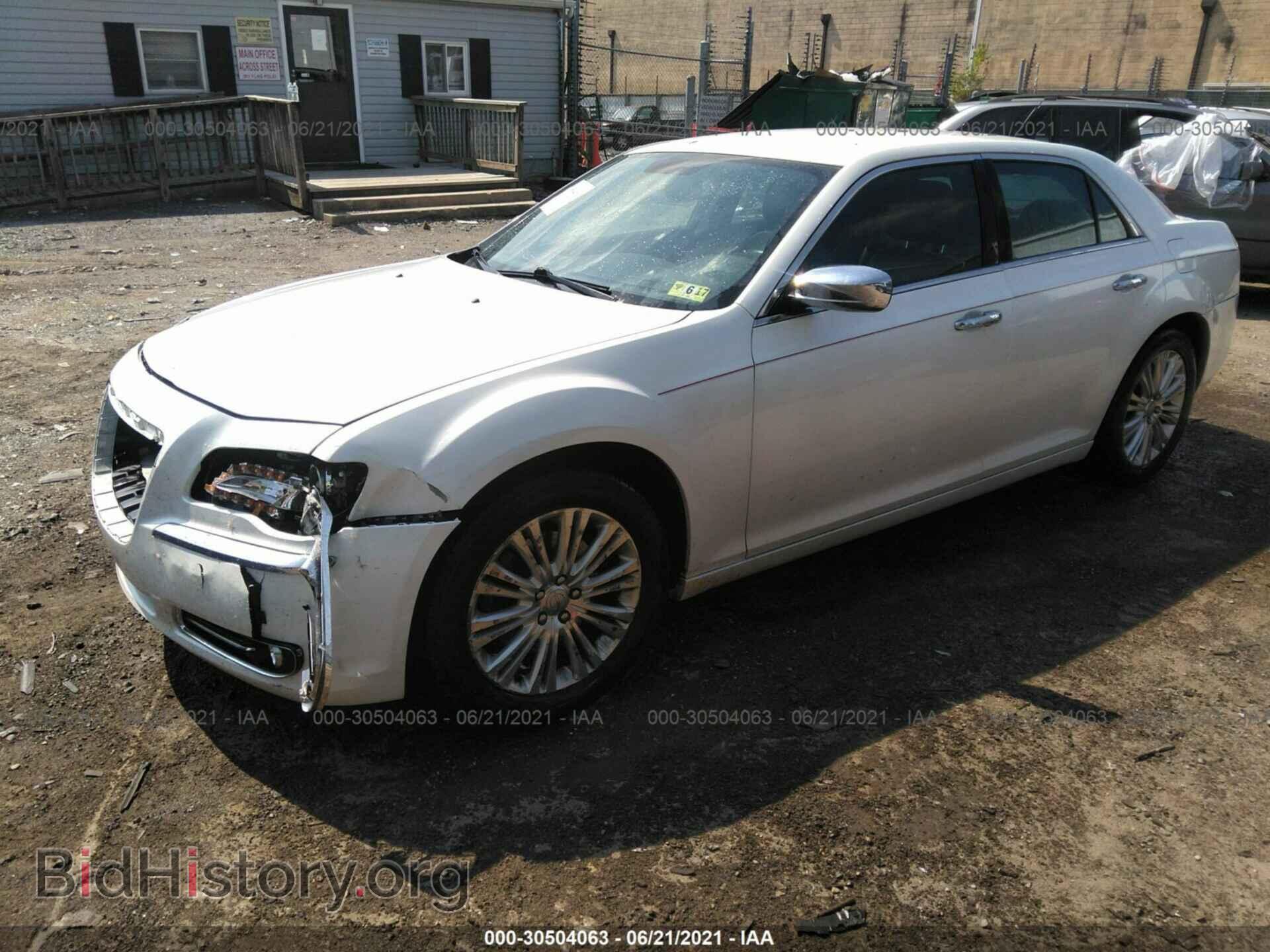 2012 CHRYSLER 300 - VIN: 2C3CCAHG3CH208230 - Photo 2