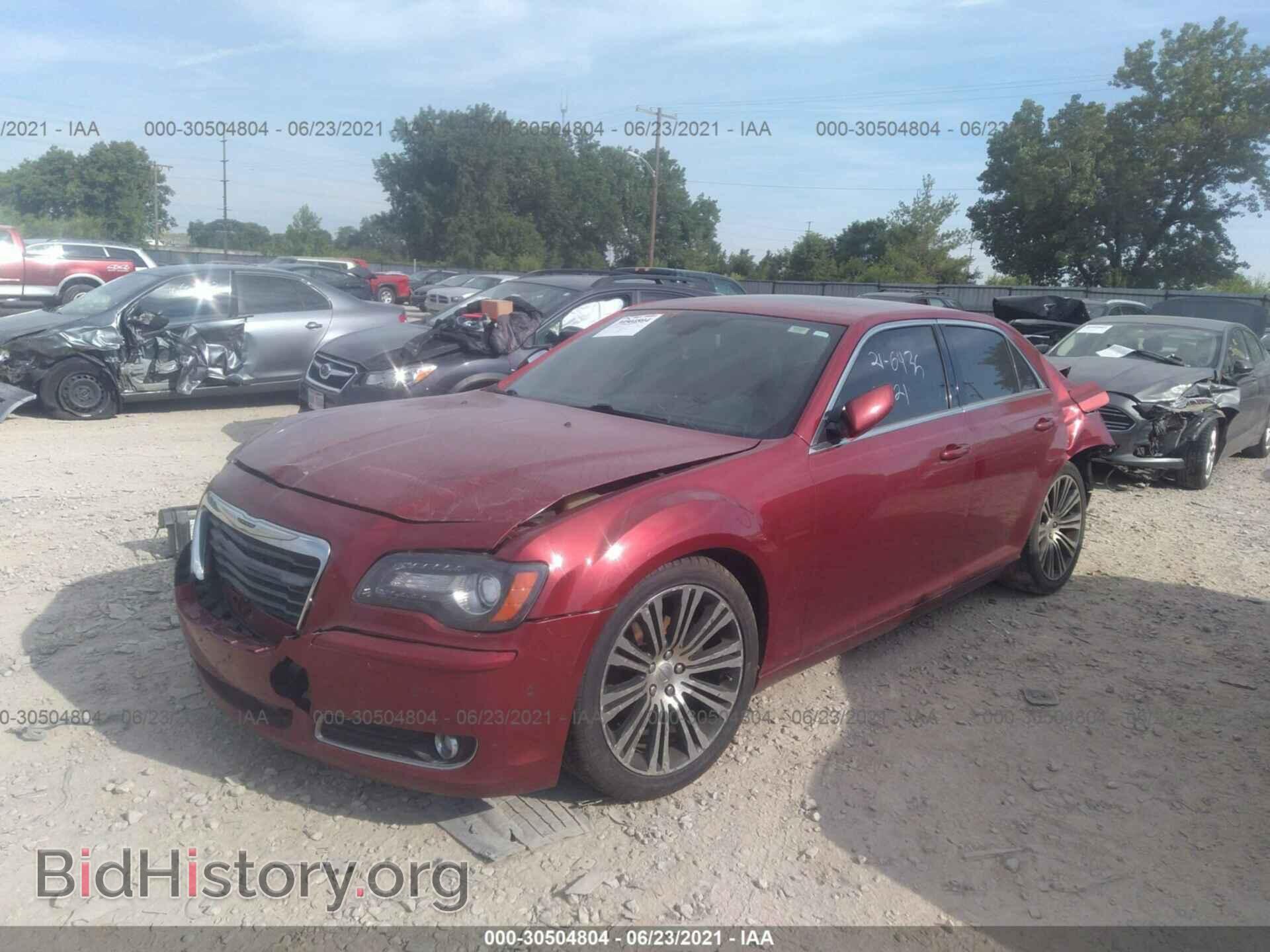 2012 CHRYSLER 300 - VIN: 2C3CCABG3CH313102 - Фото 2