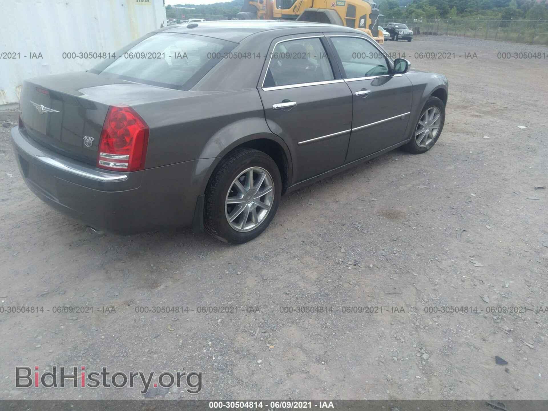 2010 CHRYSLER 300 - VIN: 2C3CK6CT0AH248573 - Фото 4