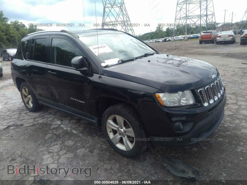 2012 Jeep COMPASS Latitude (VIN 1C4NJDEB6CD511133) — фото 1 из 11, IAAI, повреждение: правый бок