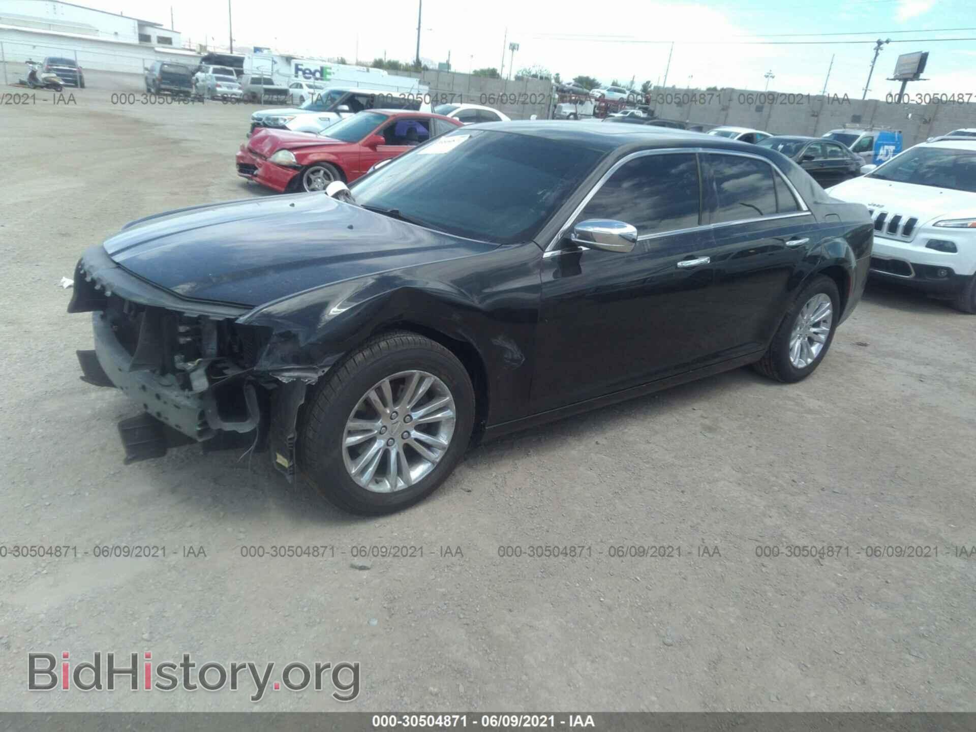 2017 CHRYSLER 300 - VIN: 2C3CCAEG4HH564410 - Фото 2