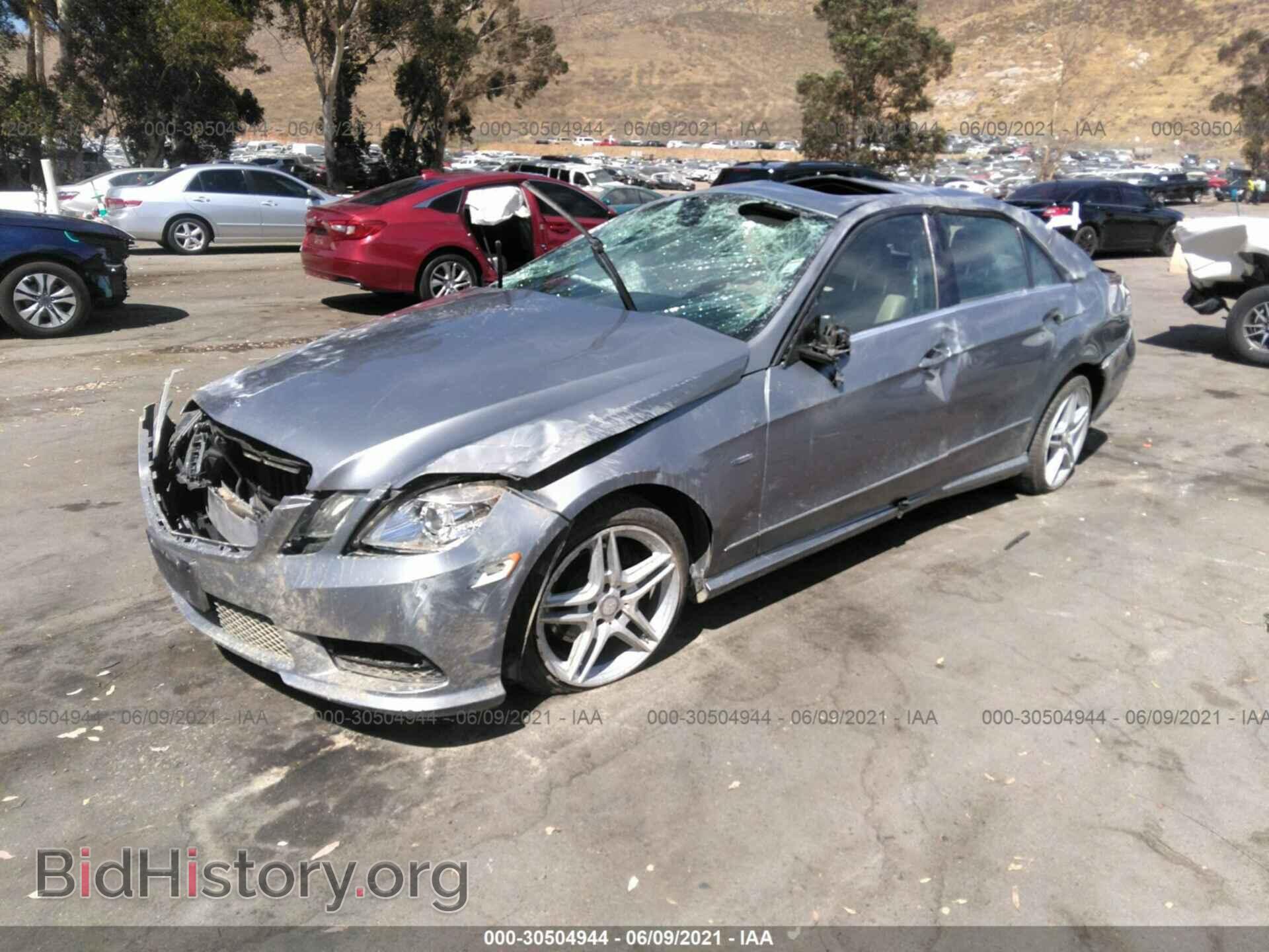 2012 MERCEDES-BENZ E-CLASS - VIN: WDDHF5KB6CA522486 - Фото 2