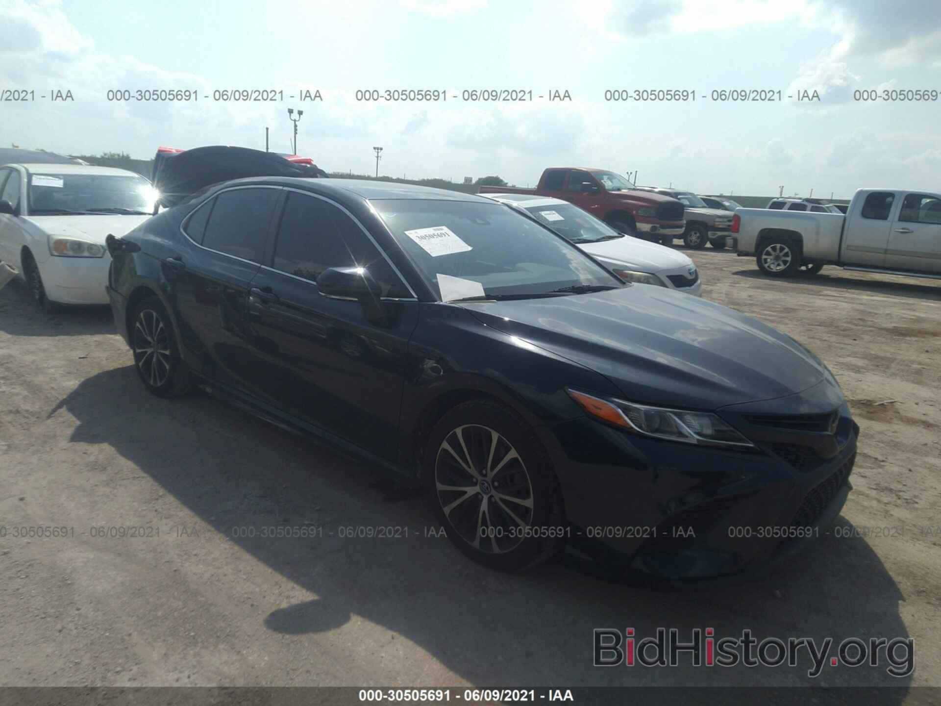 Photo 4T1B11HK1JU572816 - TOYOTA CAMRY 2018