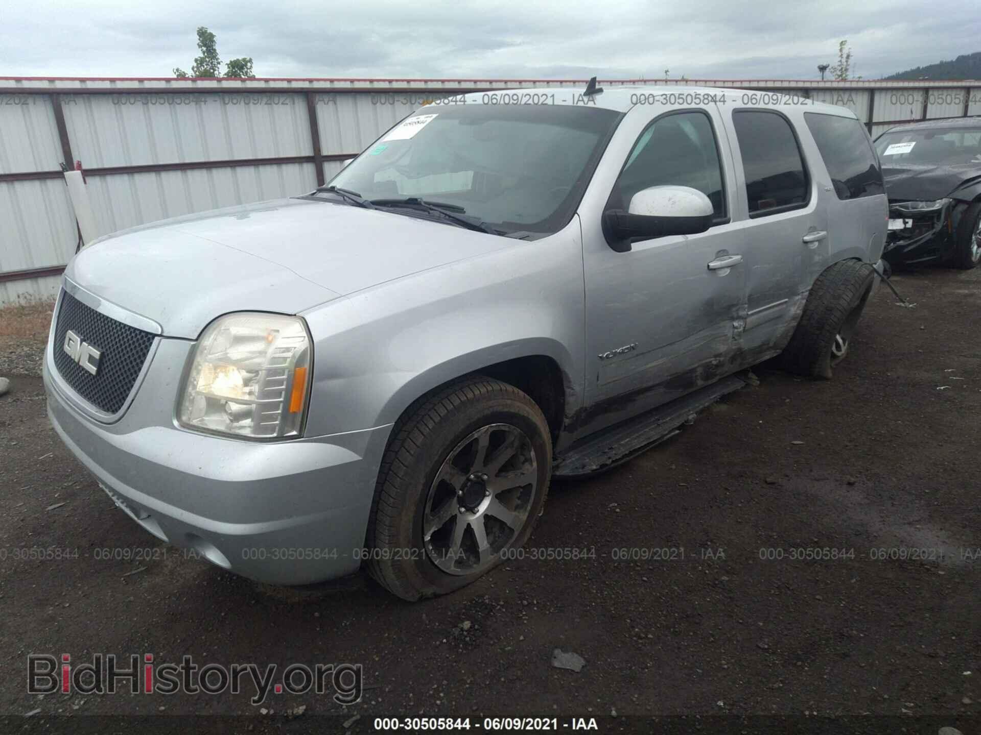 2012 GMC YUKON - VIN: 1GKS2CE06CR198309 - Photo 2