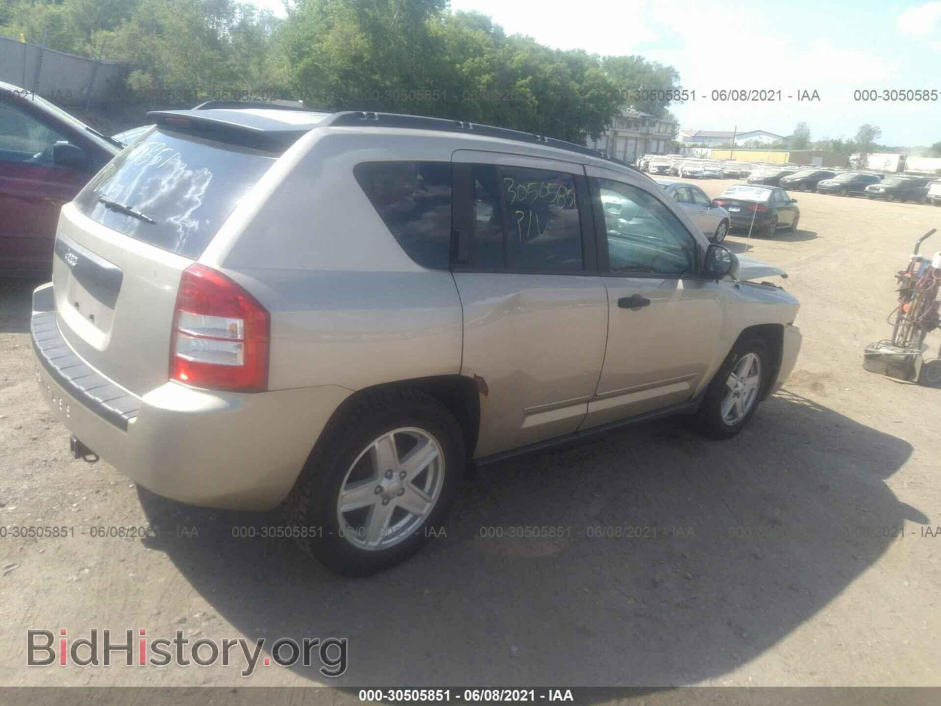 2009 JEEP COMPASS - VIN: 1J4FT47B09D114404 - Photo 4