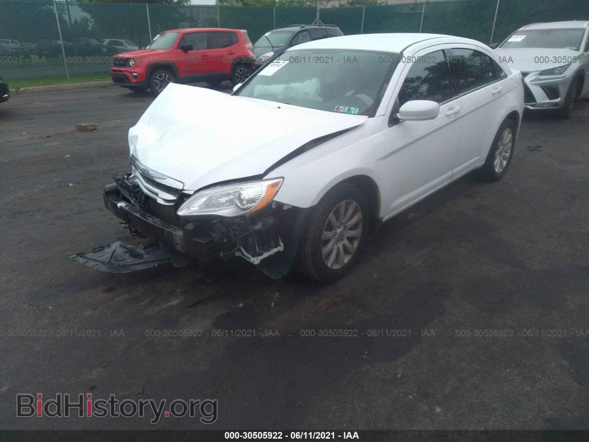 2014 CHRYSLER 200 - VIN: 1C3CCBBB4EN190947 - Фото 2