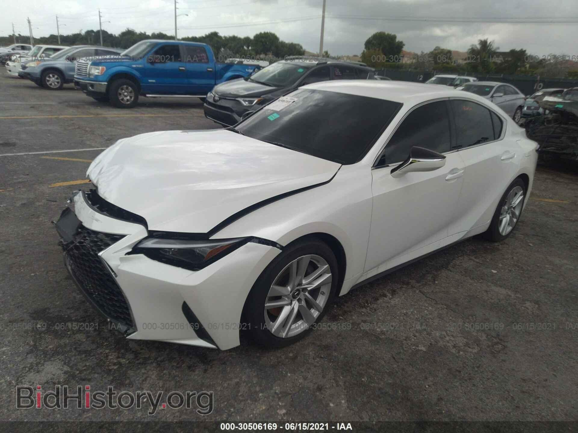 2021 LEXUS IS - VIN: JTHAA1D20M5113585 - Photo 2