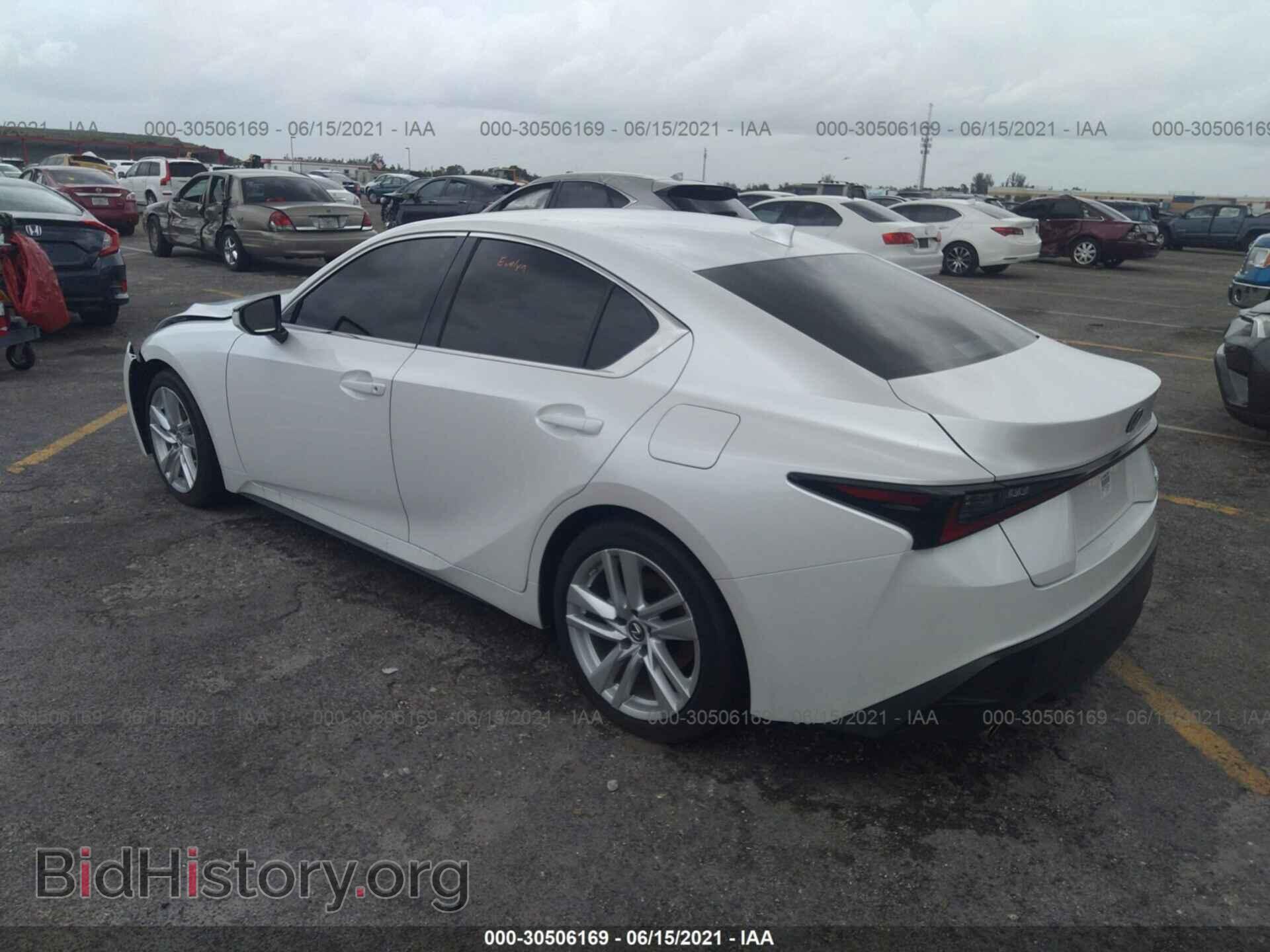 2021 LEXUS IS - VIN: JTHAA1D20M5113585 - Photo 3