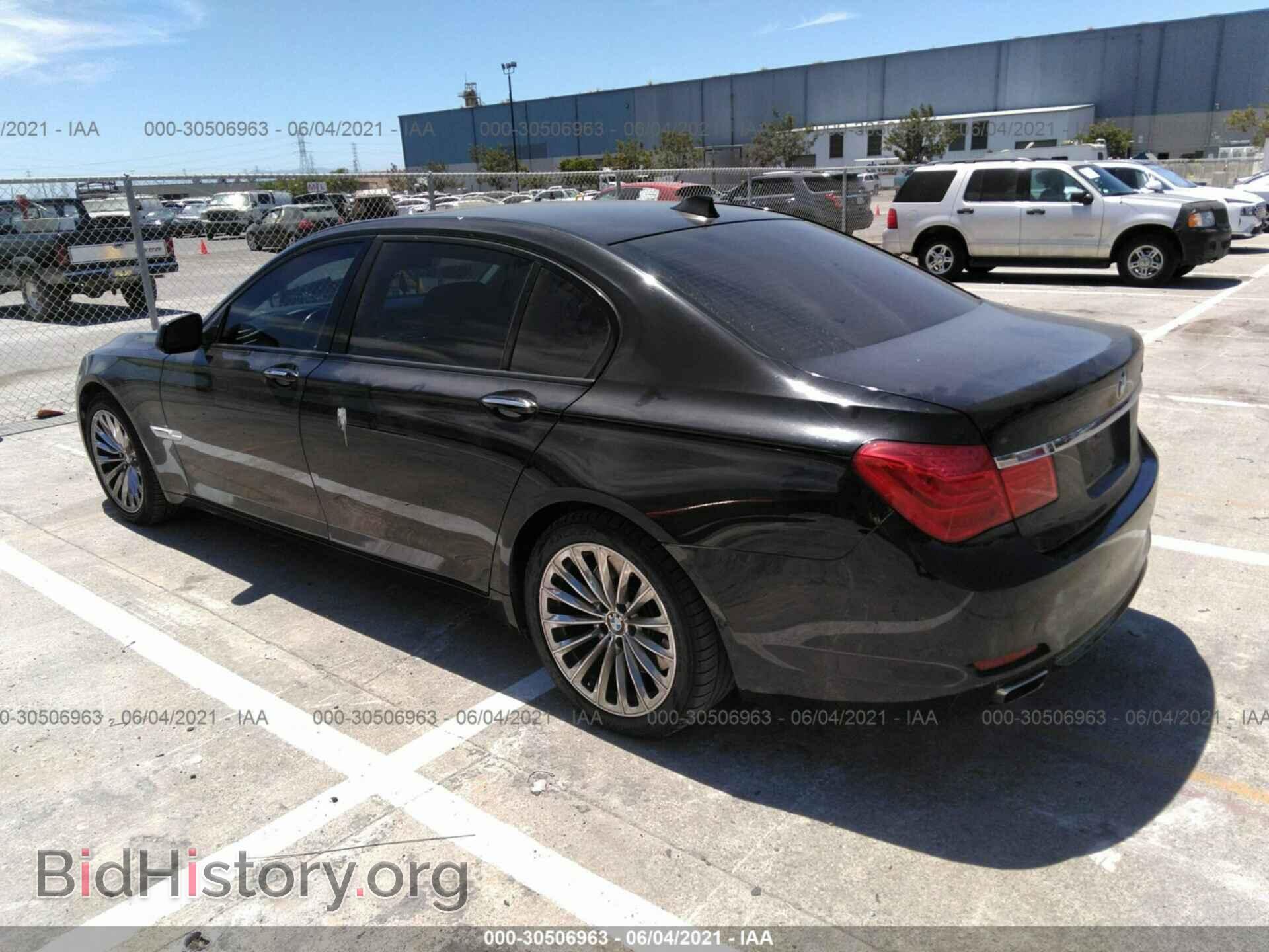 2011 BMW 7 SERIES - VIN: WBAKB8C56BC852246 - Фото 3