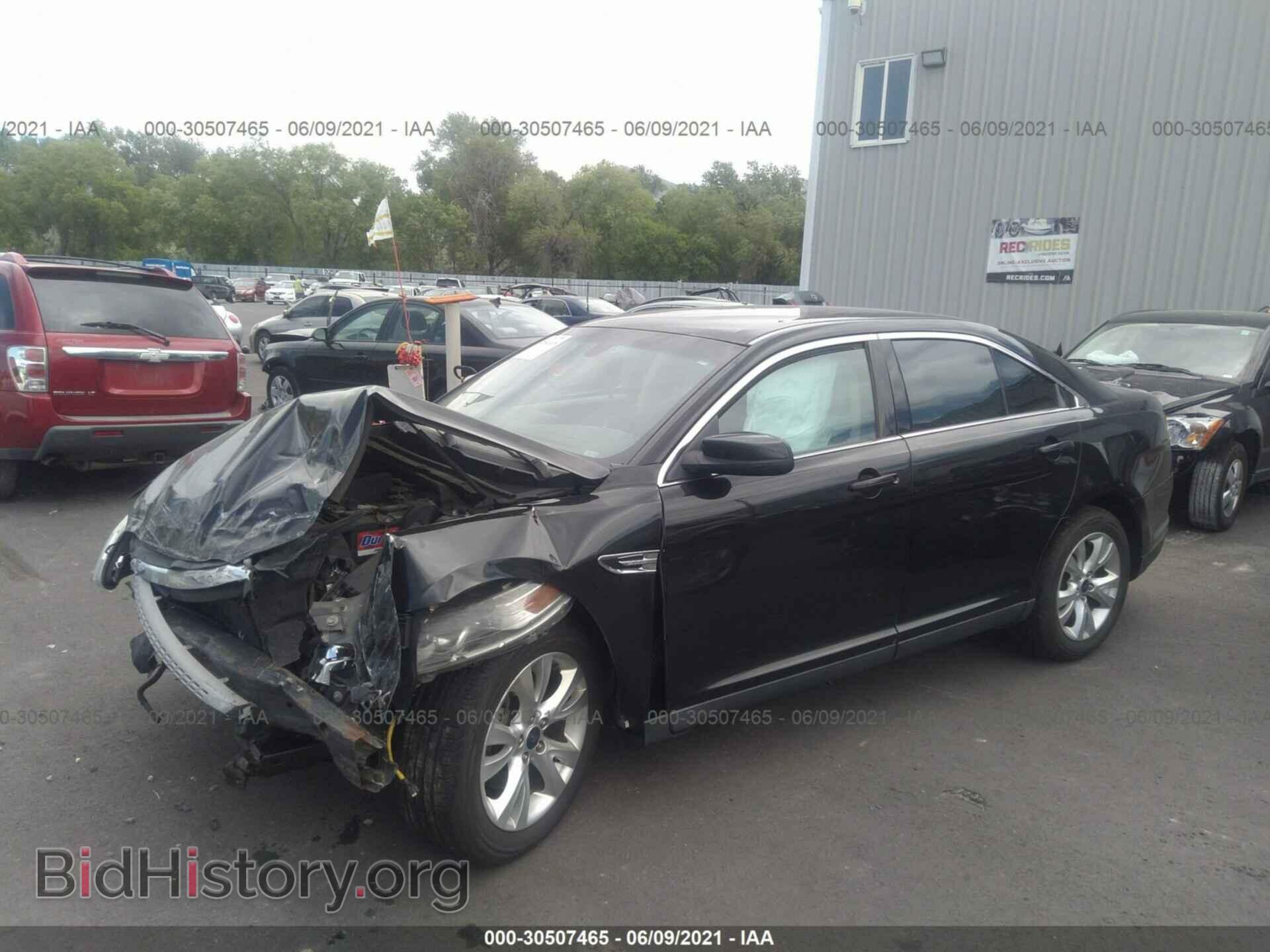 2011 FORD TAURUS - VIN: 1FAHP2HW4BG153094 - Фото 2