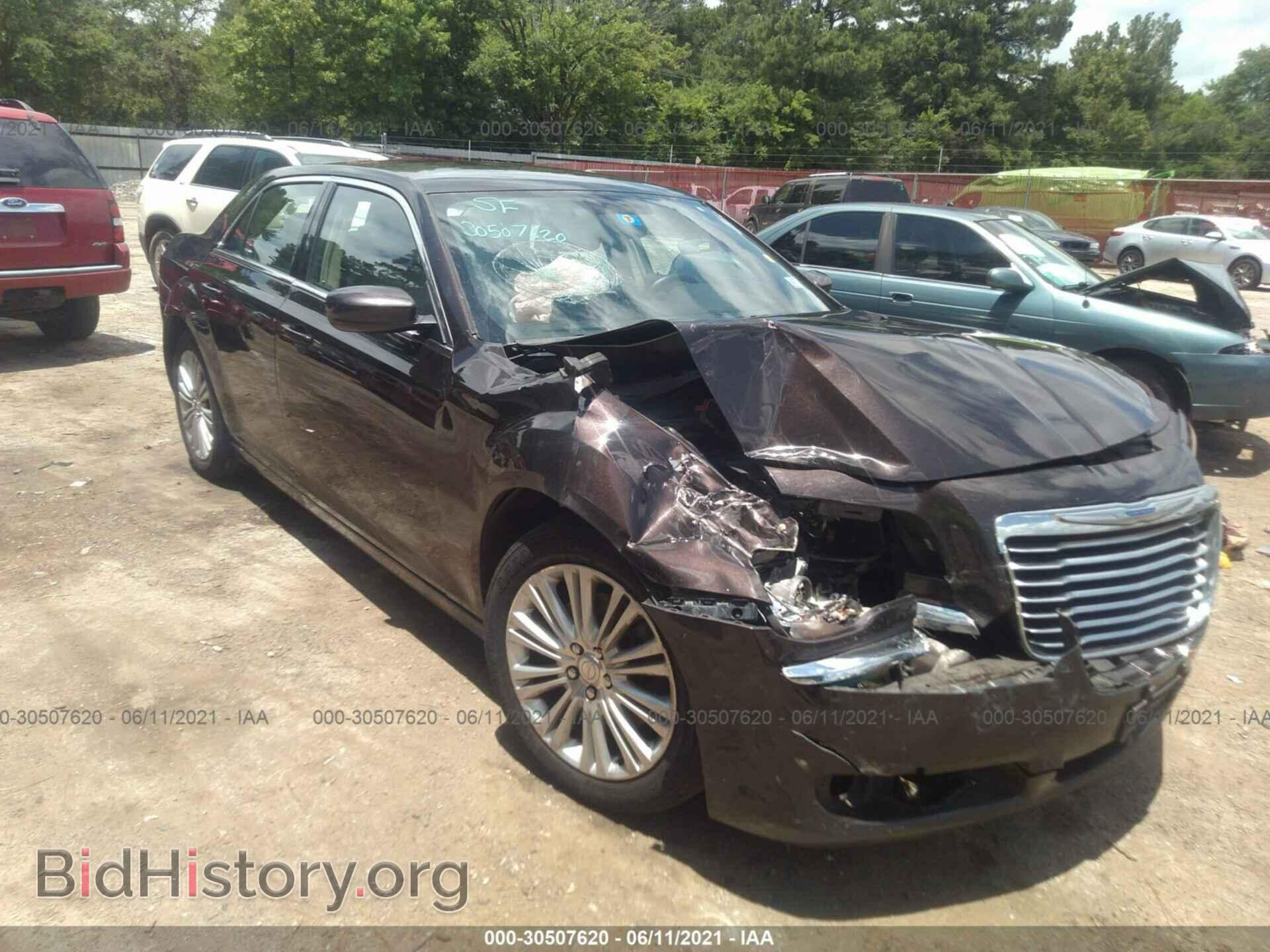 Фотография 2C3CCARG4DH581129 - CHRYSLER 300 2013