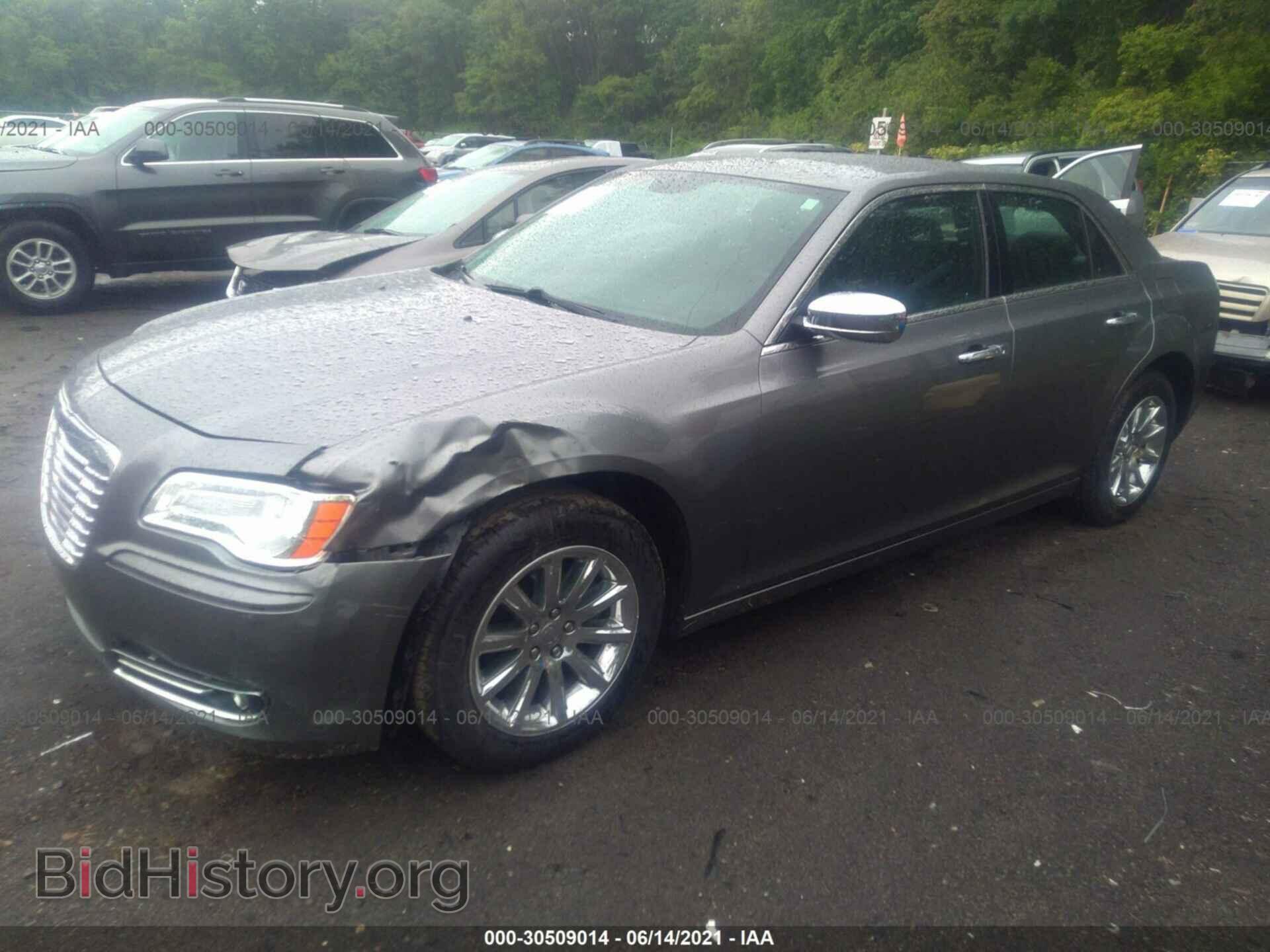 2011 CHRYSLER 300 - VIN: 2C3CA5CG2BH579656 - Фото 2