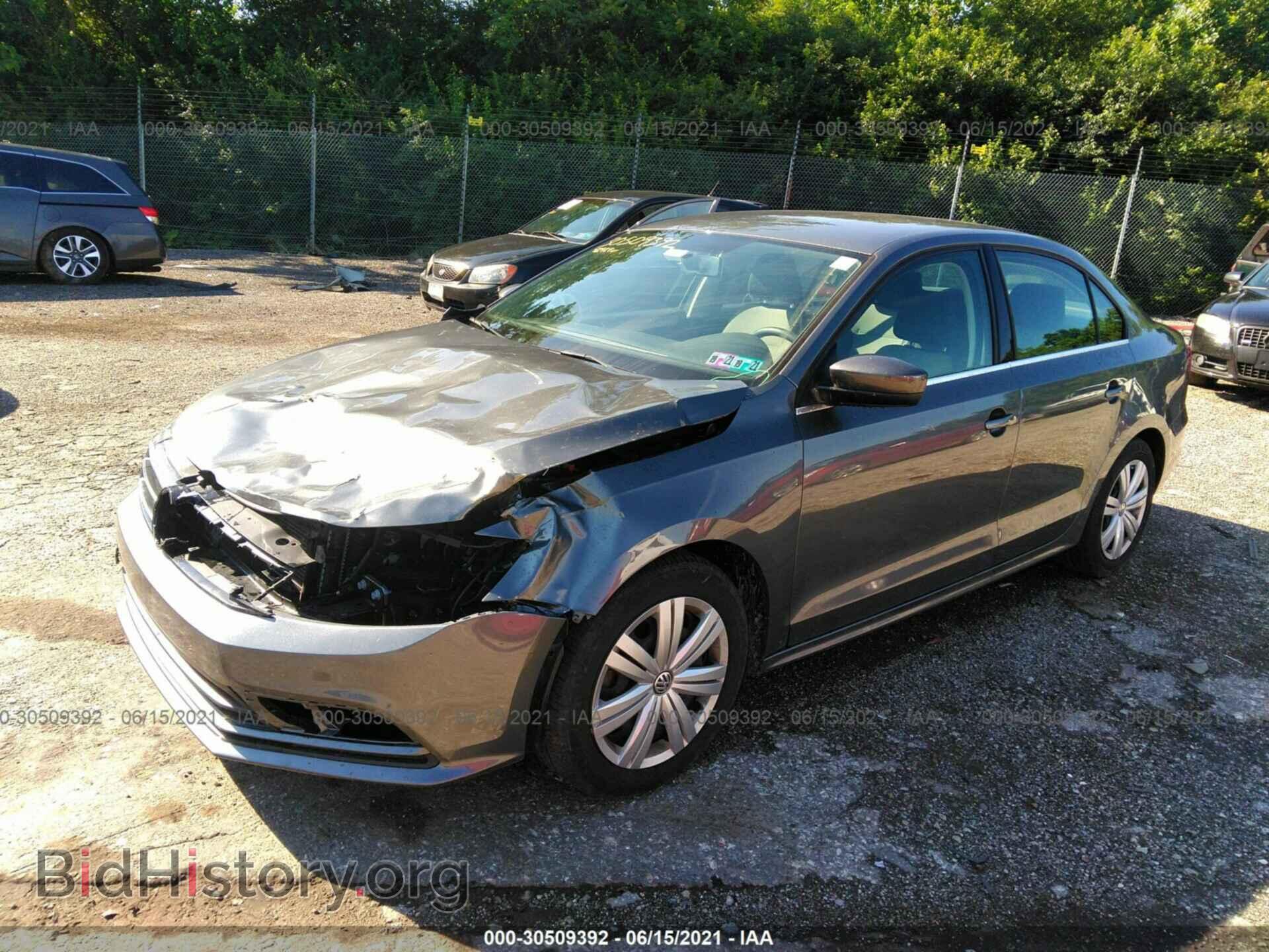 2017 VOLKSWAGEN JETTA - VIN: 3VW2B7AJ0HM398190 - Фото 2