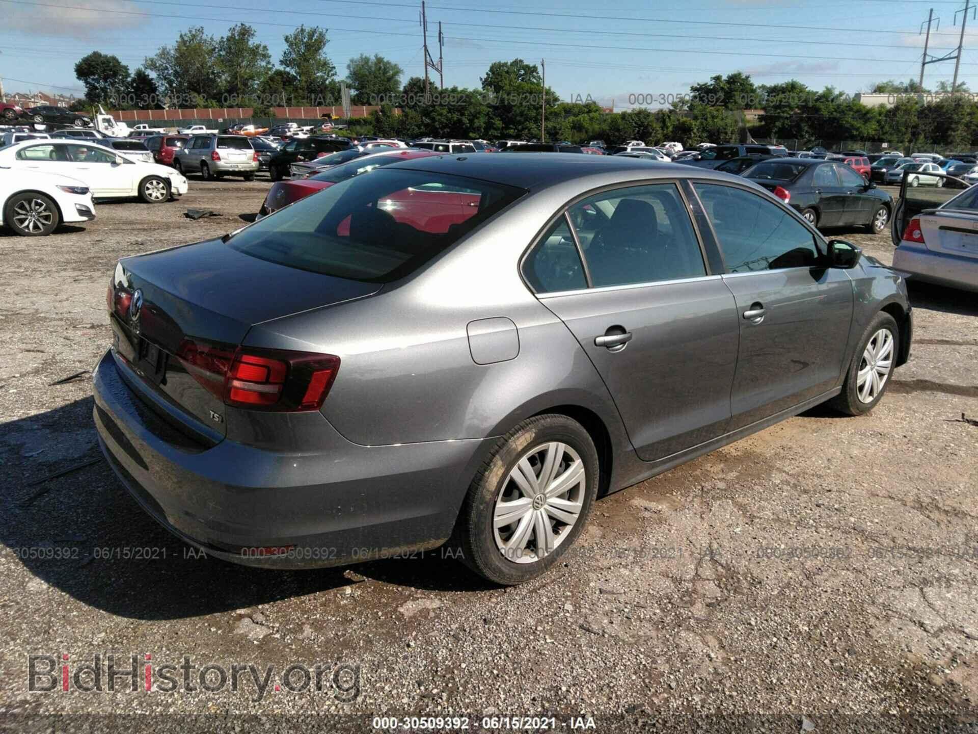 2017 VOLKSWAGEN JETTA - VIN: 3VW2B7AJ0HM398190 - Фото 4