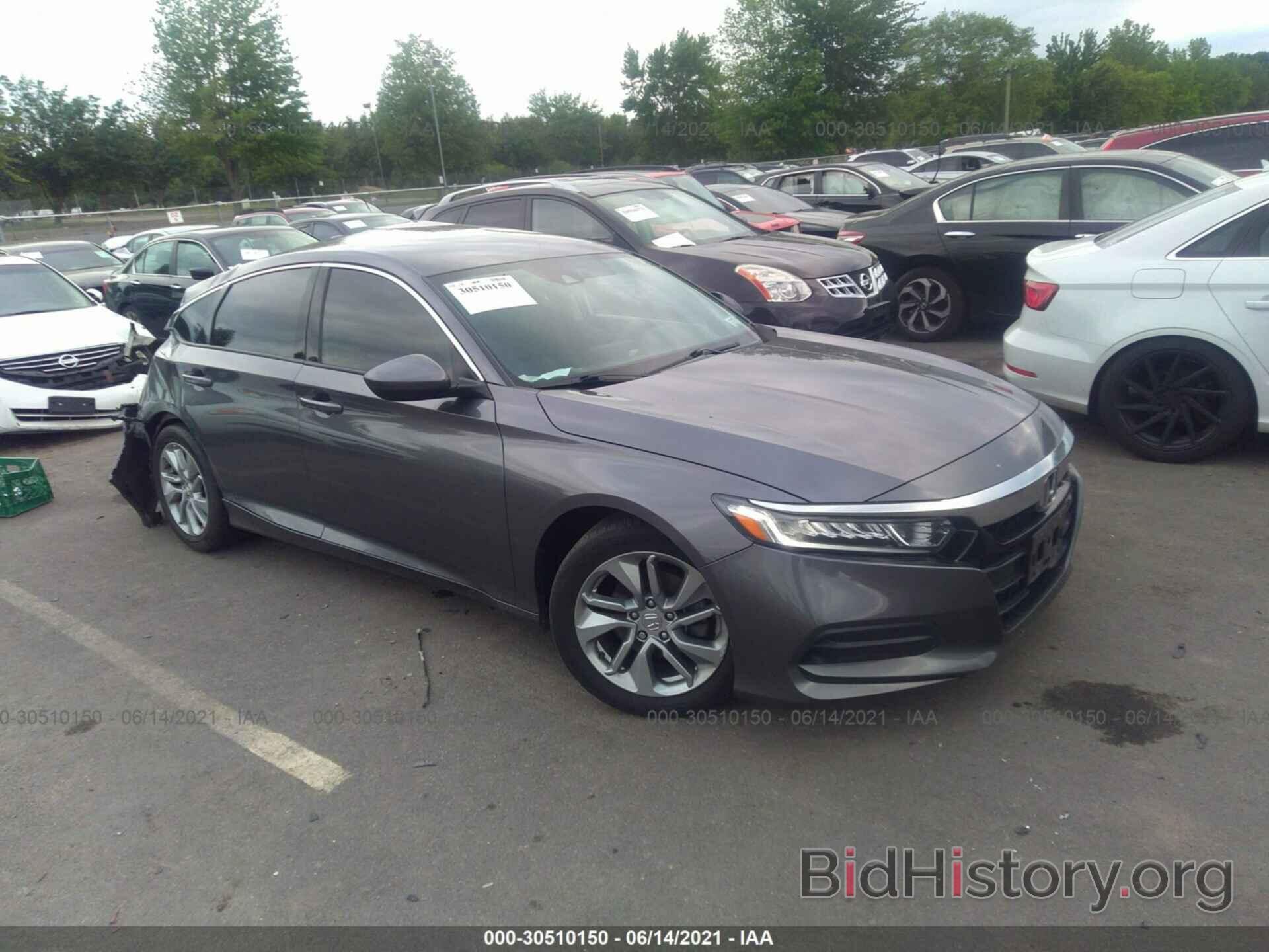 Photo 1HGCV1F13JA162609 - HONDA ACCORD SEDAN 2018