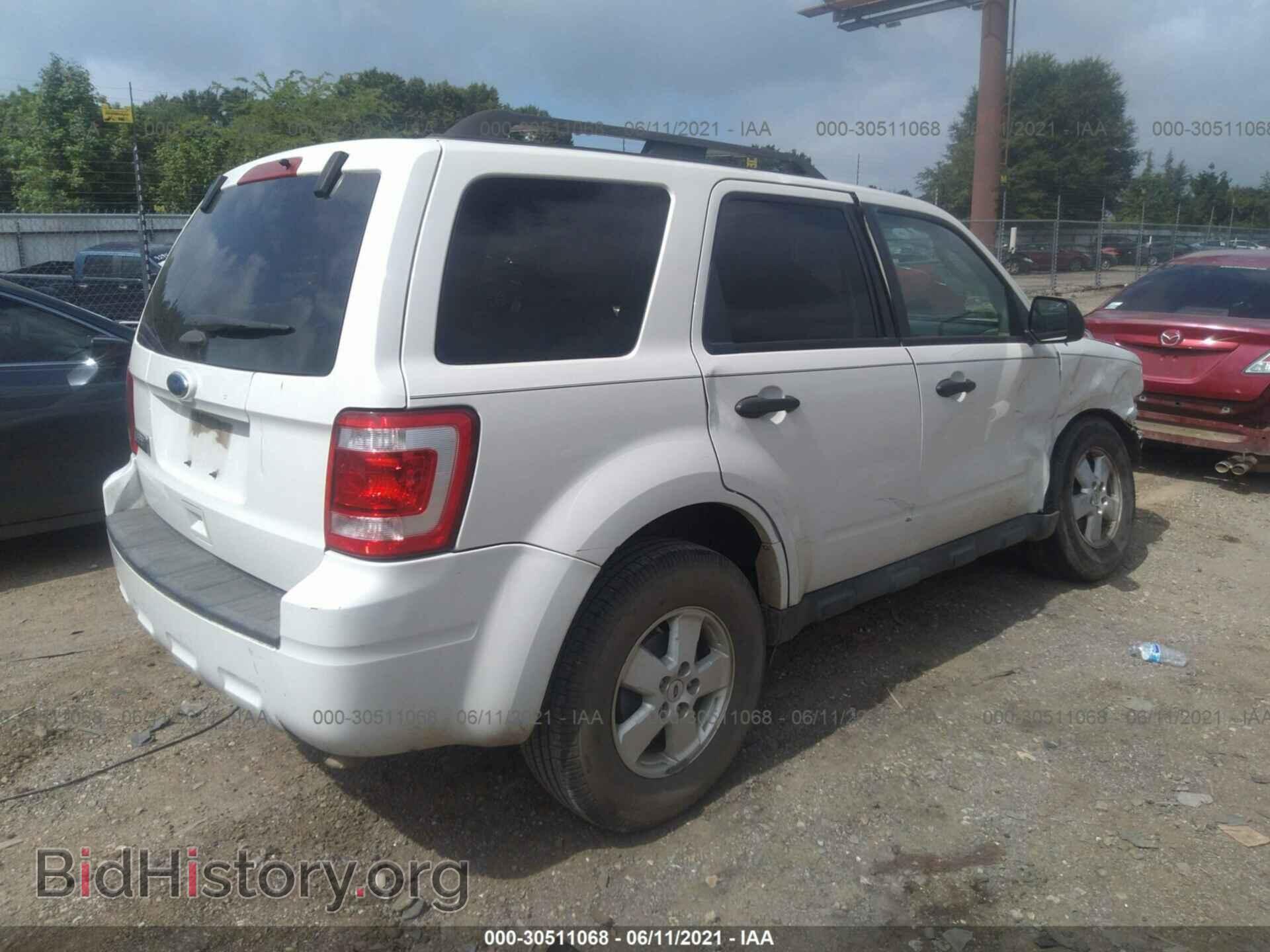 2011 FORD ESCAPE - VIN: 1FMCU0D70BKB19128 - Фото 4