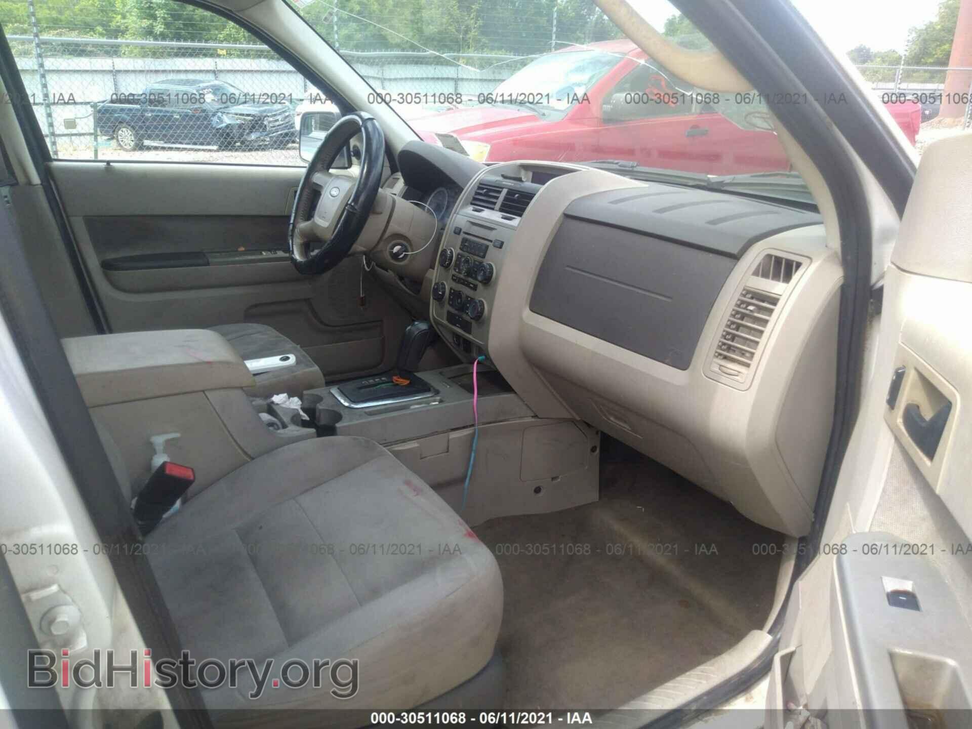 2011 FORD ESCAPE - VIN: 1FMCU0D70BKB19128 - Фото 5