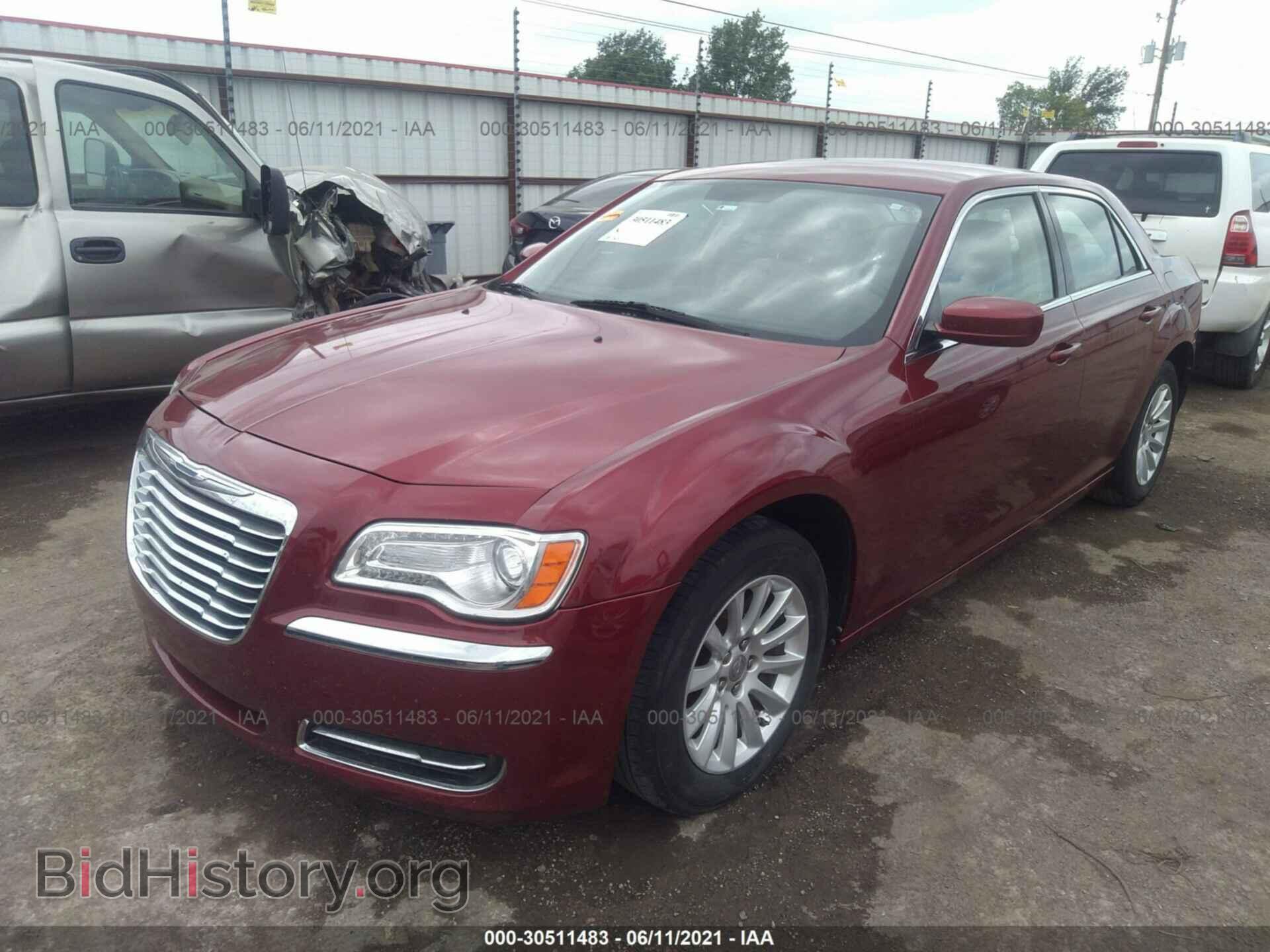 2013 CHRYSLER 300 - VIN: 2C3CCAAG3DH558646 - Фото 2