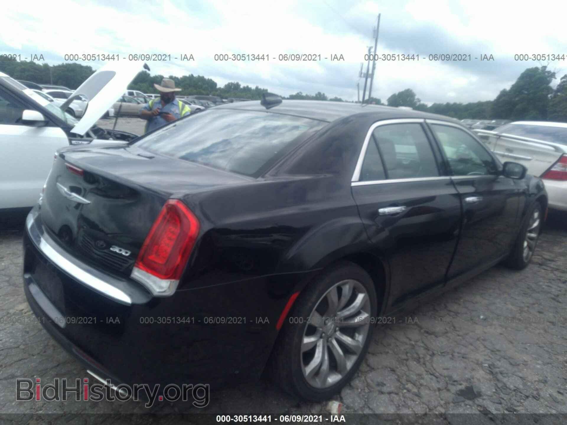 2019 CHRYSLER 300 - VIN: 2C3CCAEG7KH687190 - Фото 4