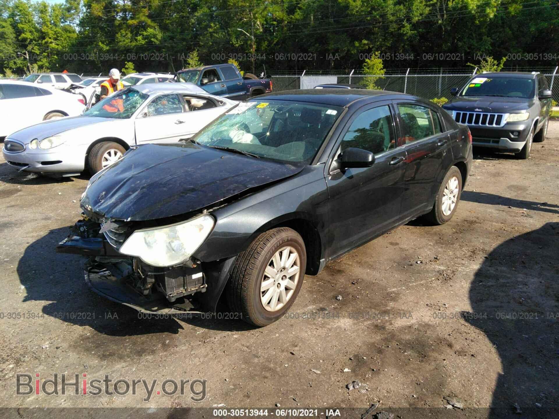 2010 CHRYSLER SEBRING - VIN: 1C3CC4FBXAN157600 - Фото 2