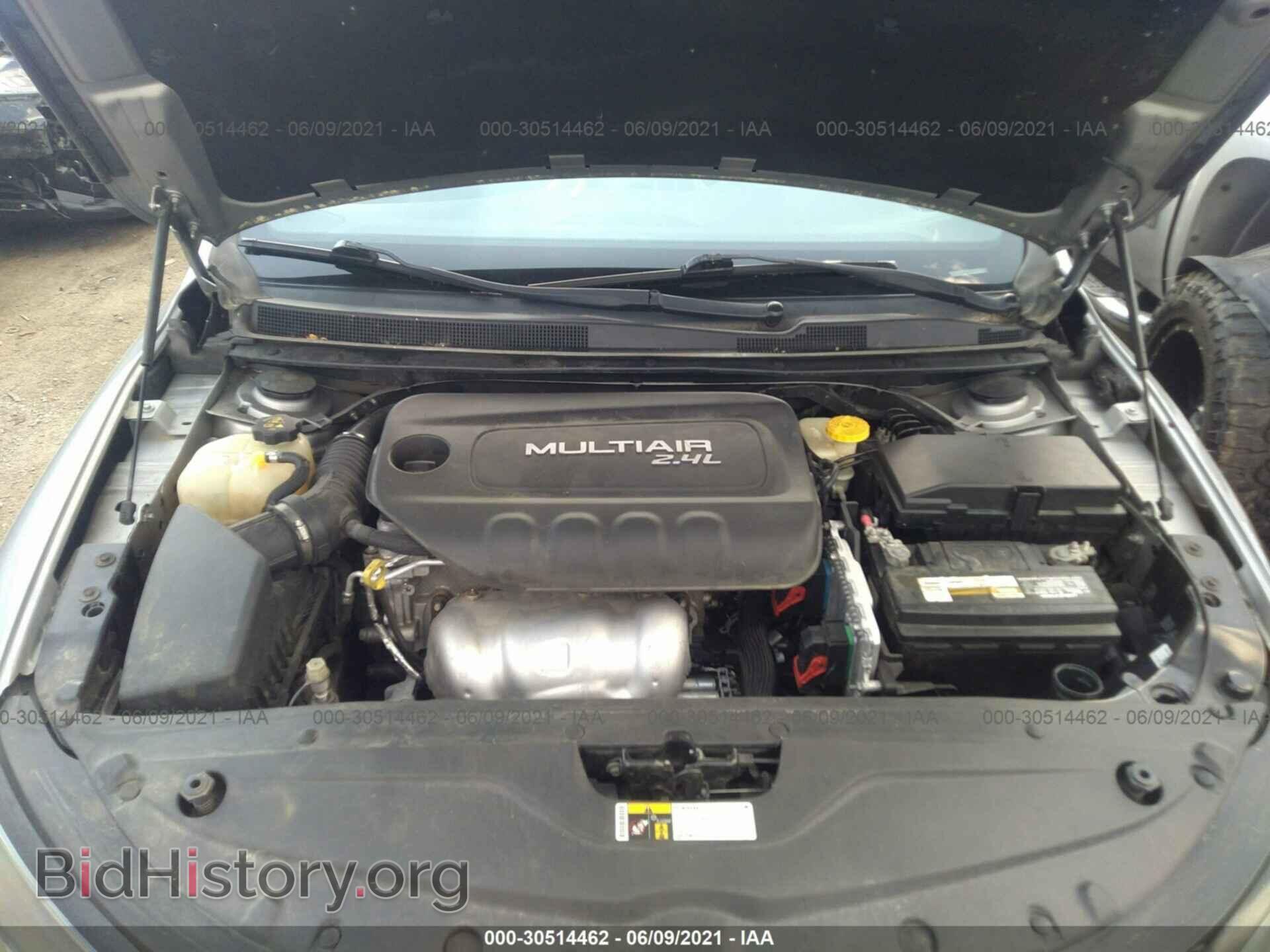 2016 CHRYSLER 200 - VIN: 1C3CCCBB0GN108141 - Фото 10