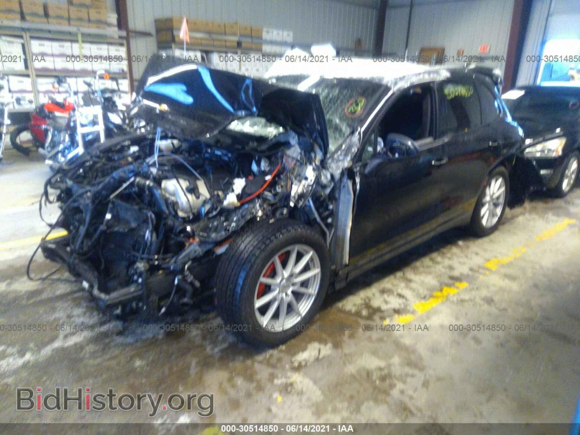 2011 PORSCHE CAYENNE - VIN: WP1AC2A22BLA82143 - Фото 2