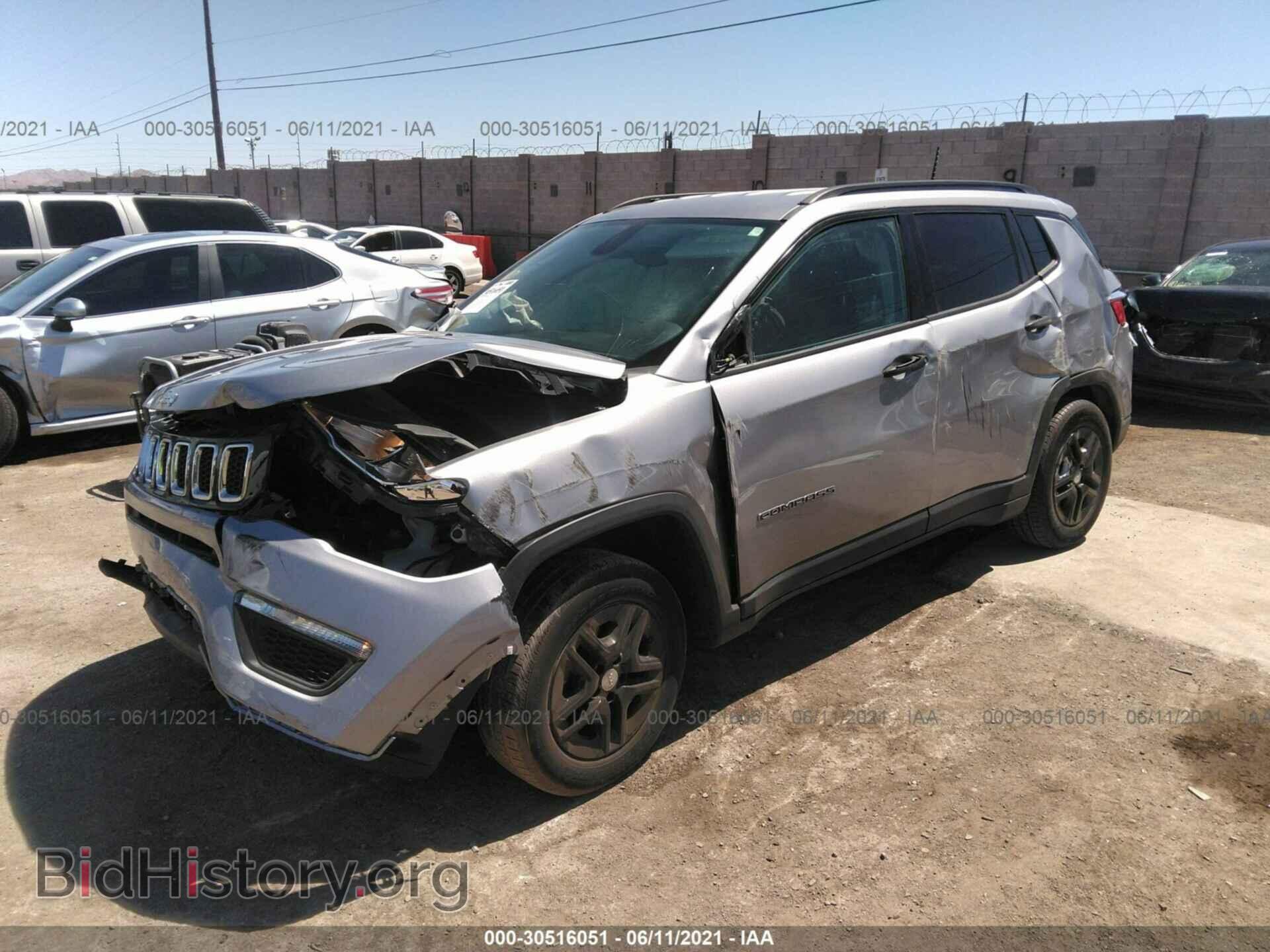 2018 JEEP COMPASS - VIN: 3C4NJCAB2JT123307 - Фото 2